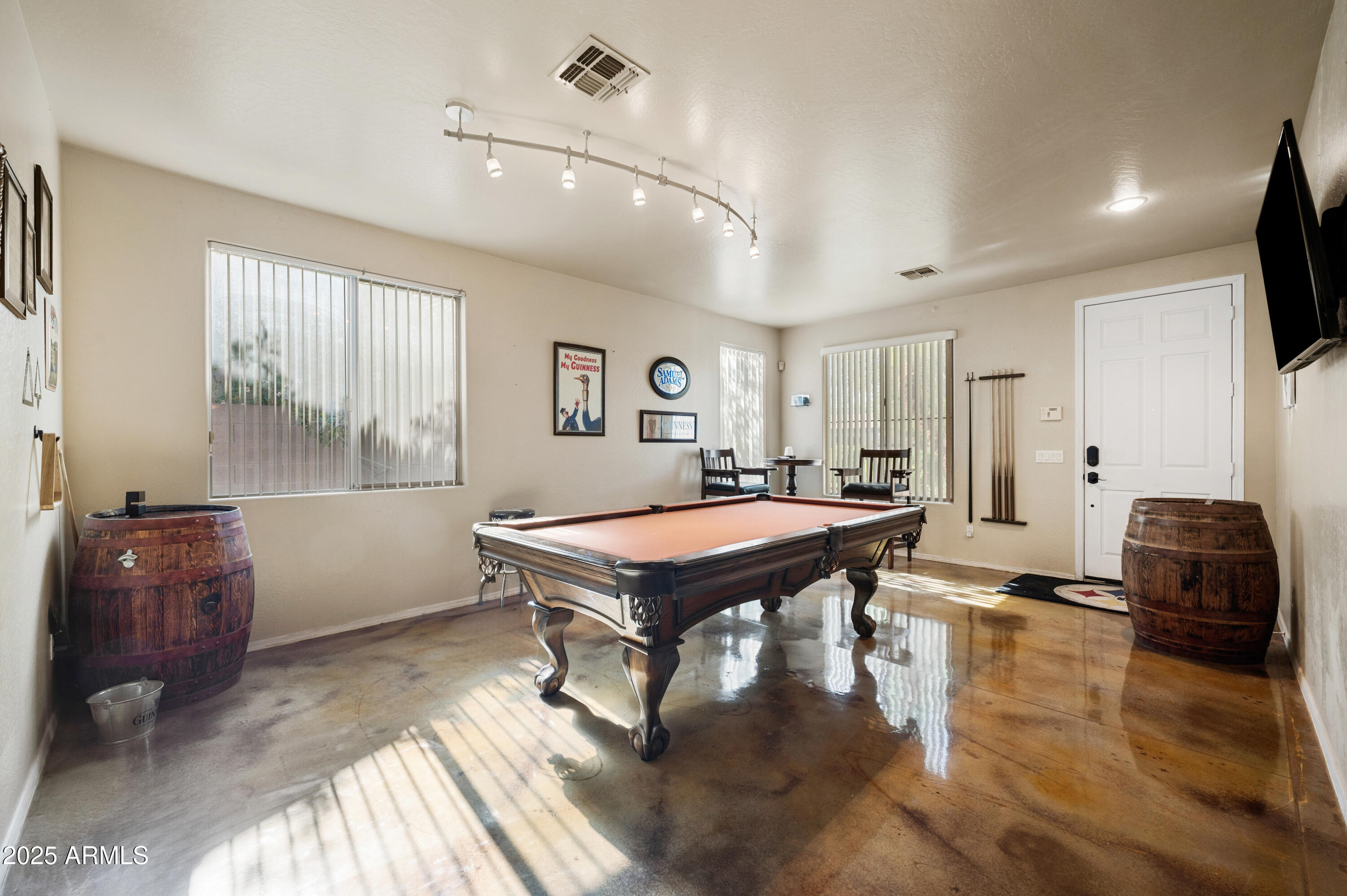 3147 E VALLEJO Drive