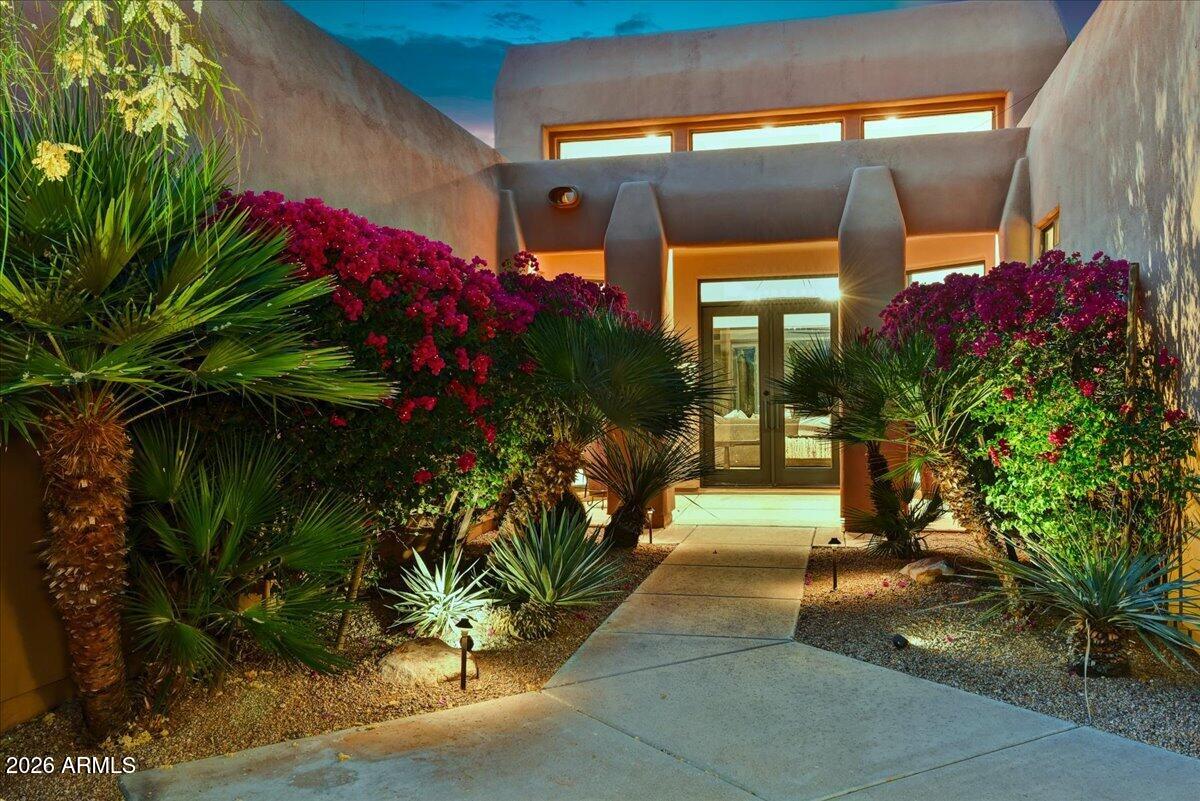 8290 E VIA DEL SOL Drive