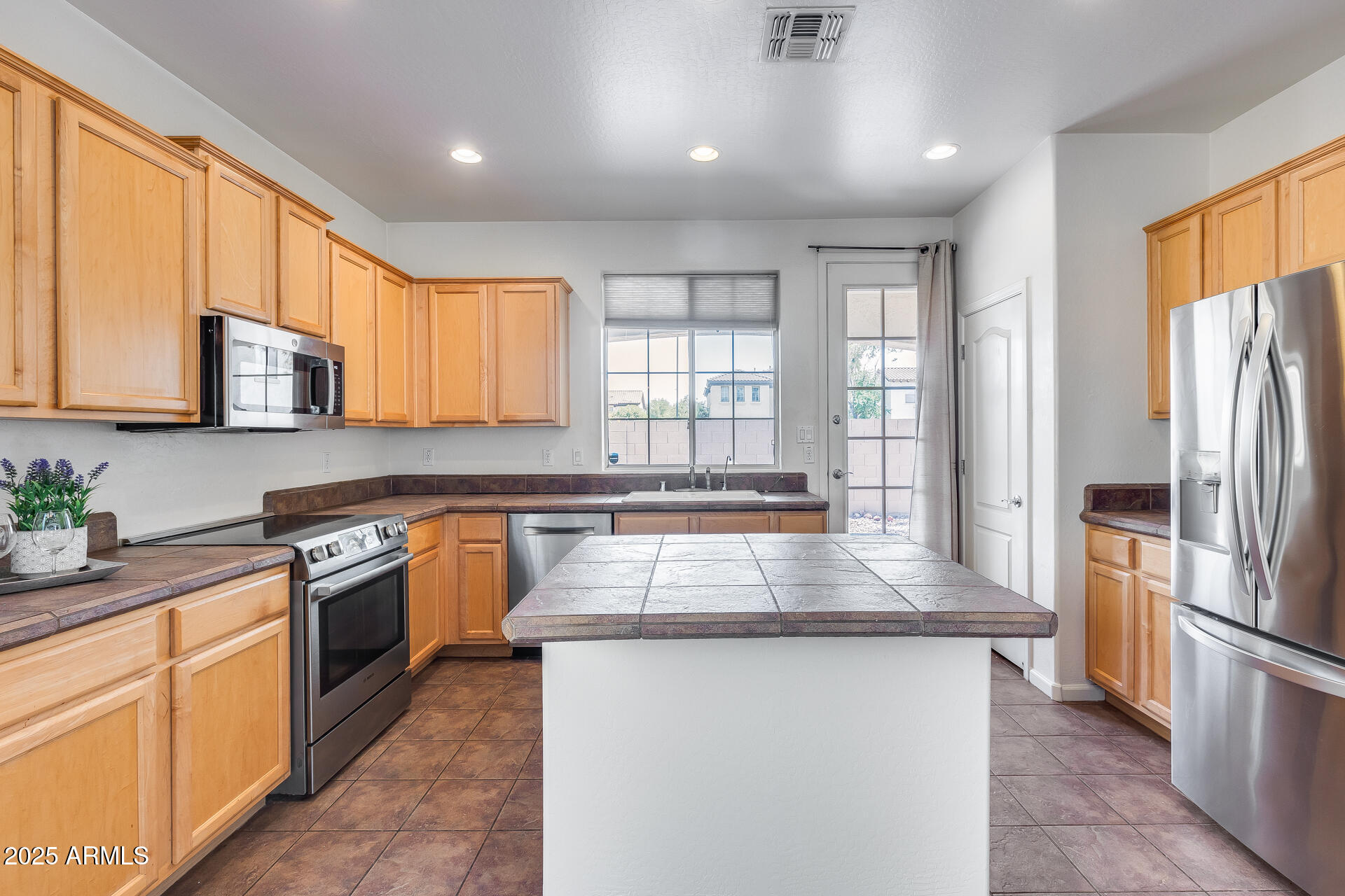 Homes 2 2085 E HULET Place