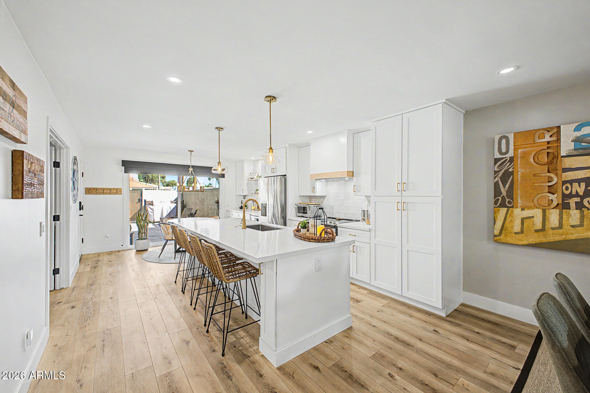 7236 N Vía Nueva --