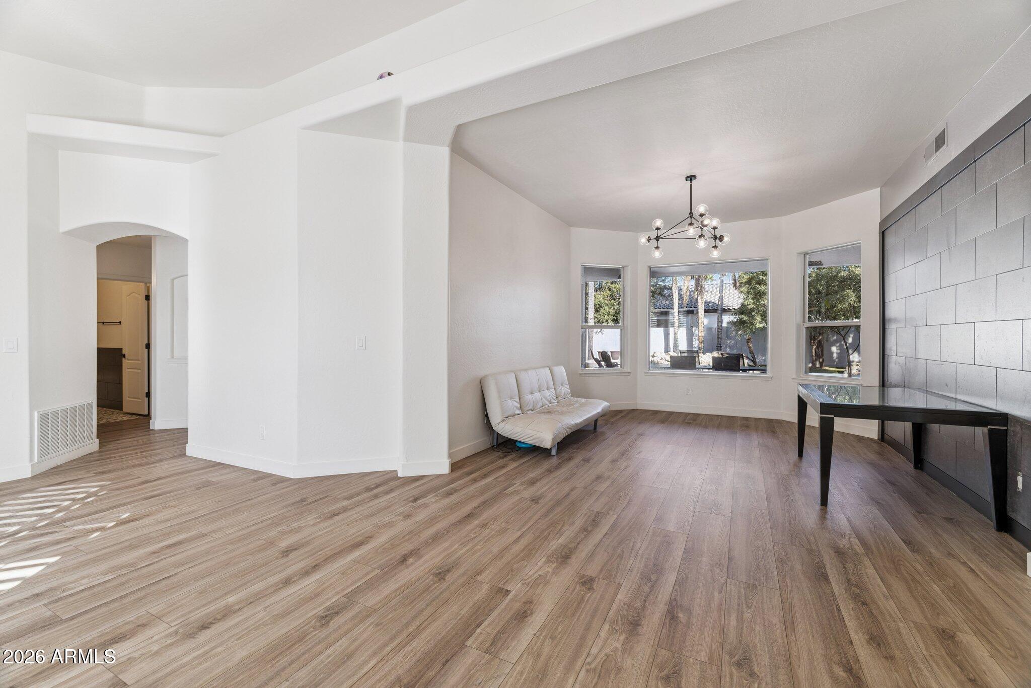 2732 E Hillery Drive