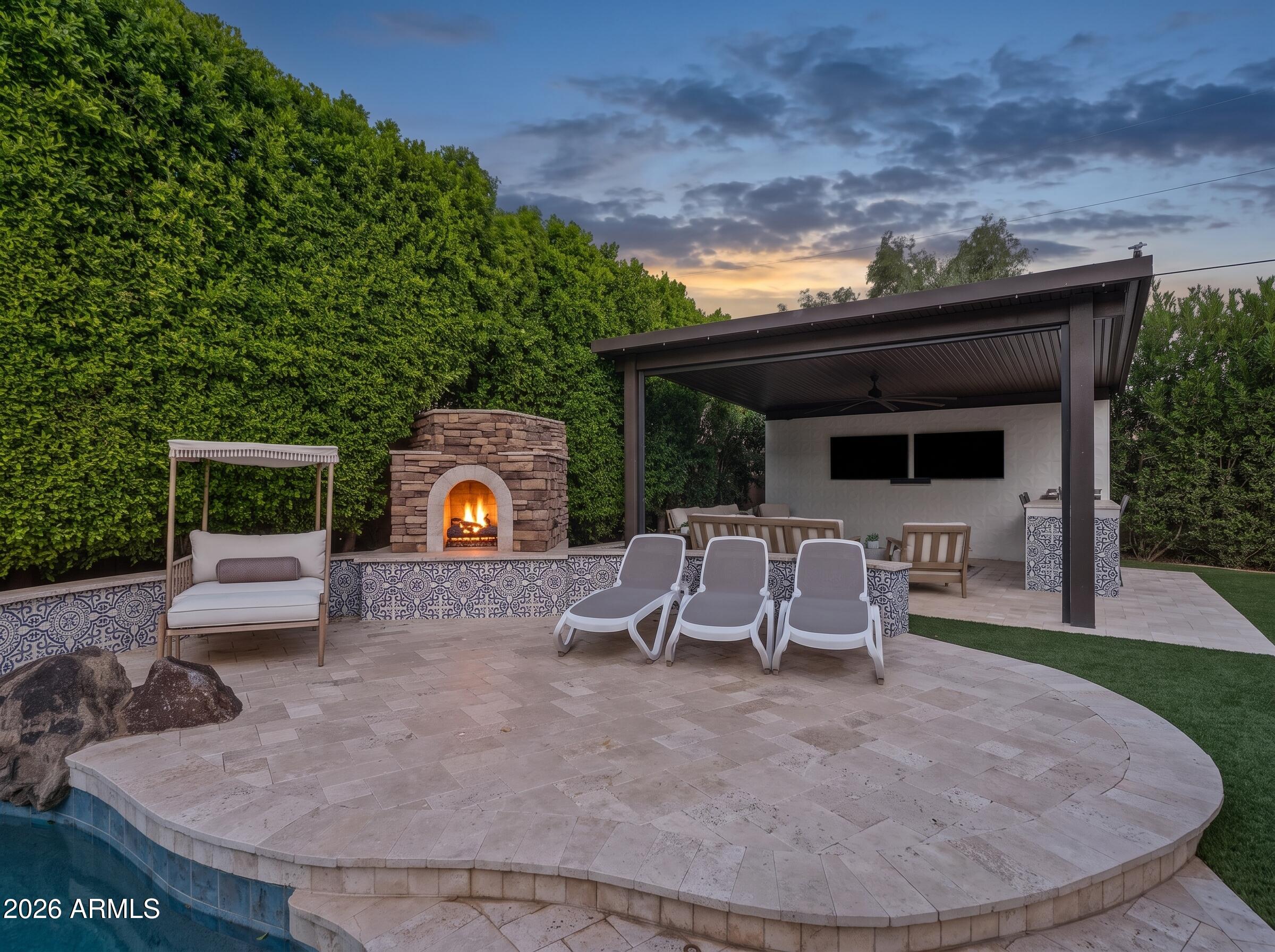 3984 E MEADOWVIEW Drive
