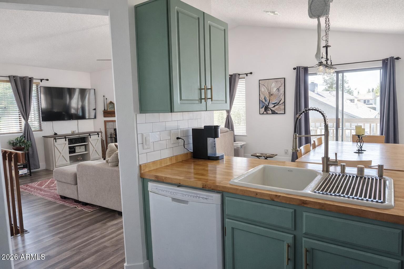 921 S VAL VISTA Drive 83