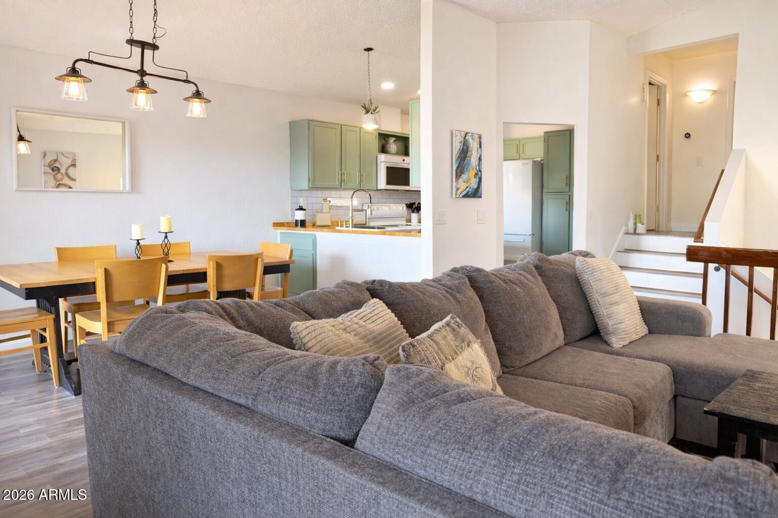 921 S VAL VISTA Drive 83