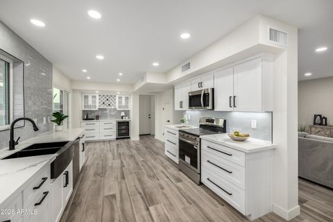 6 E PIPING ROCK Road Phoenix AZ 85022