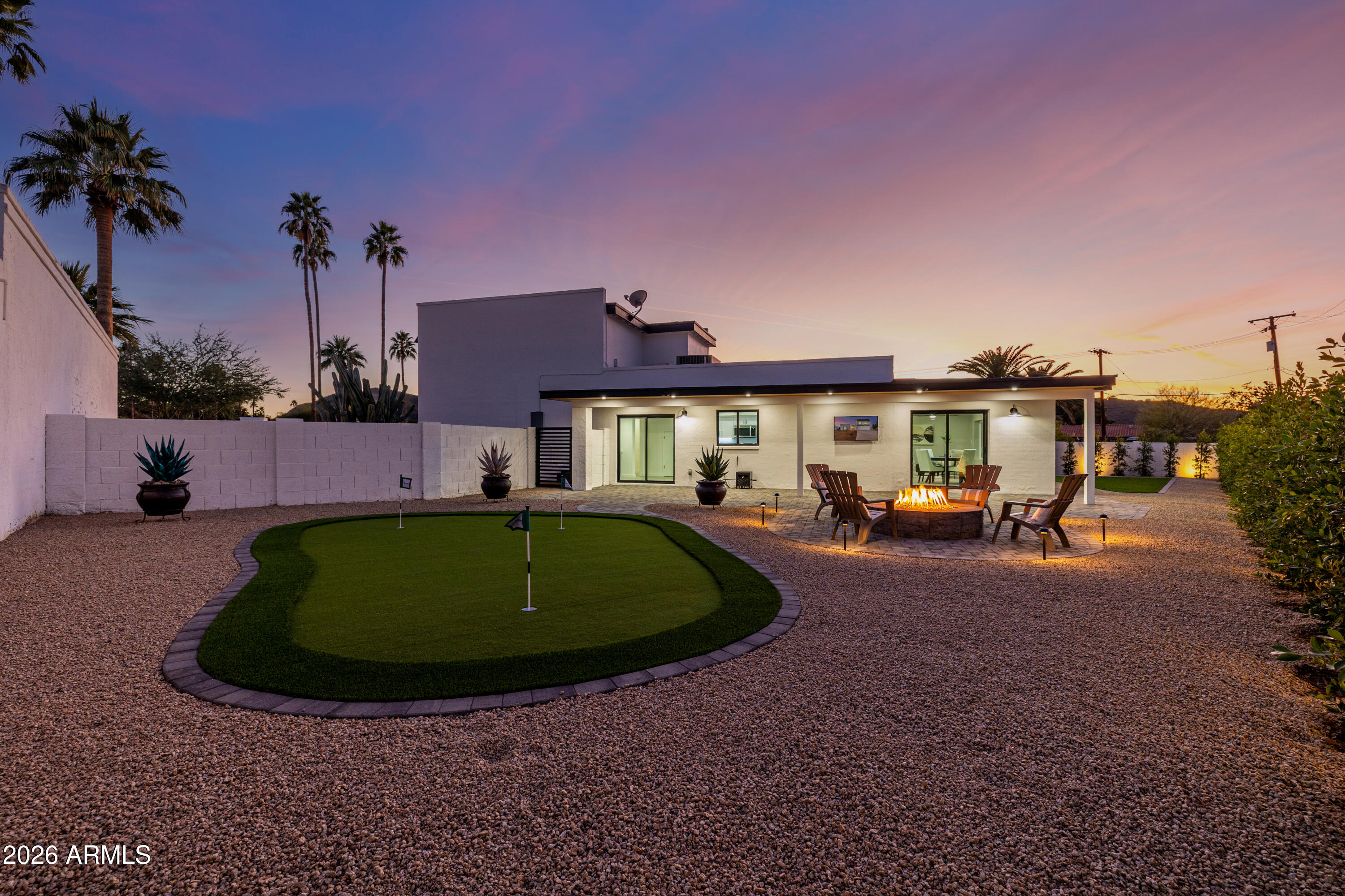 6 E PIPING ROCK Road