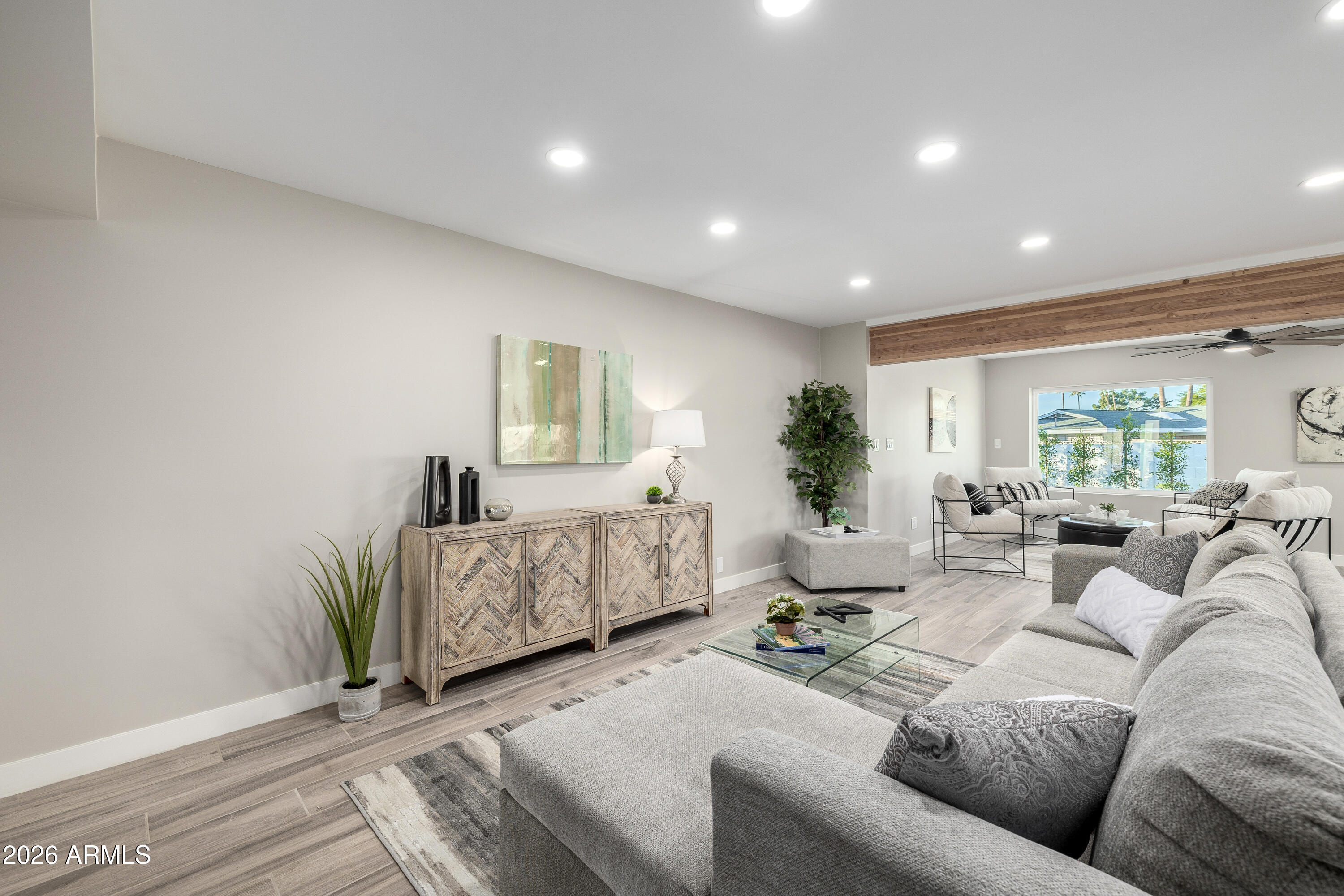 6 E PIPING ROCK Road