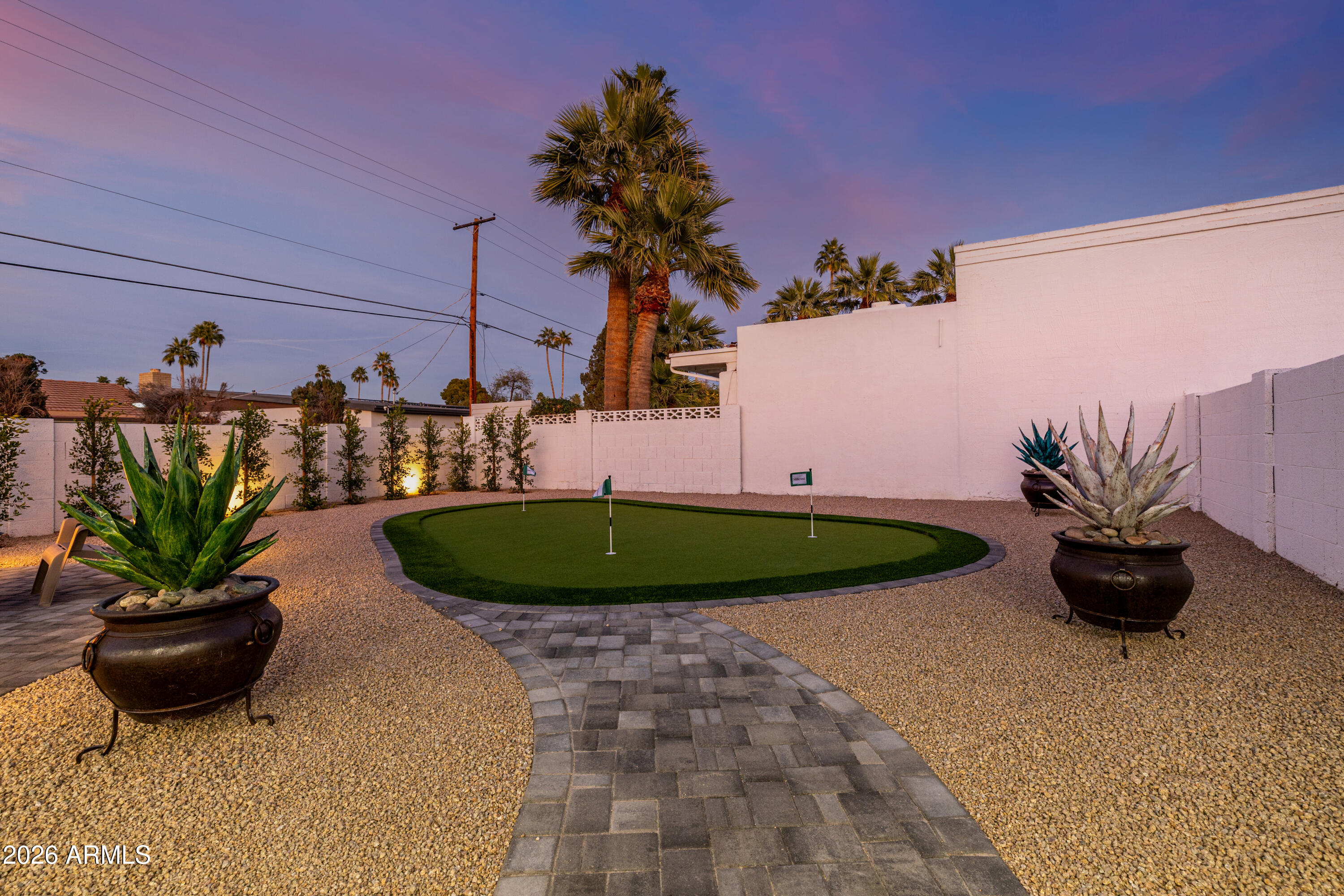 6 E PIPING ROCK Road