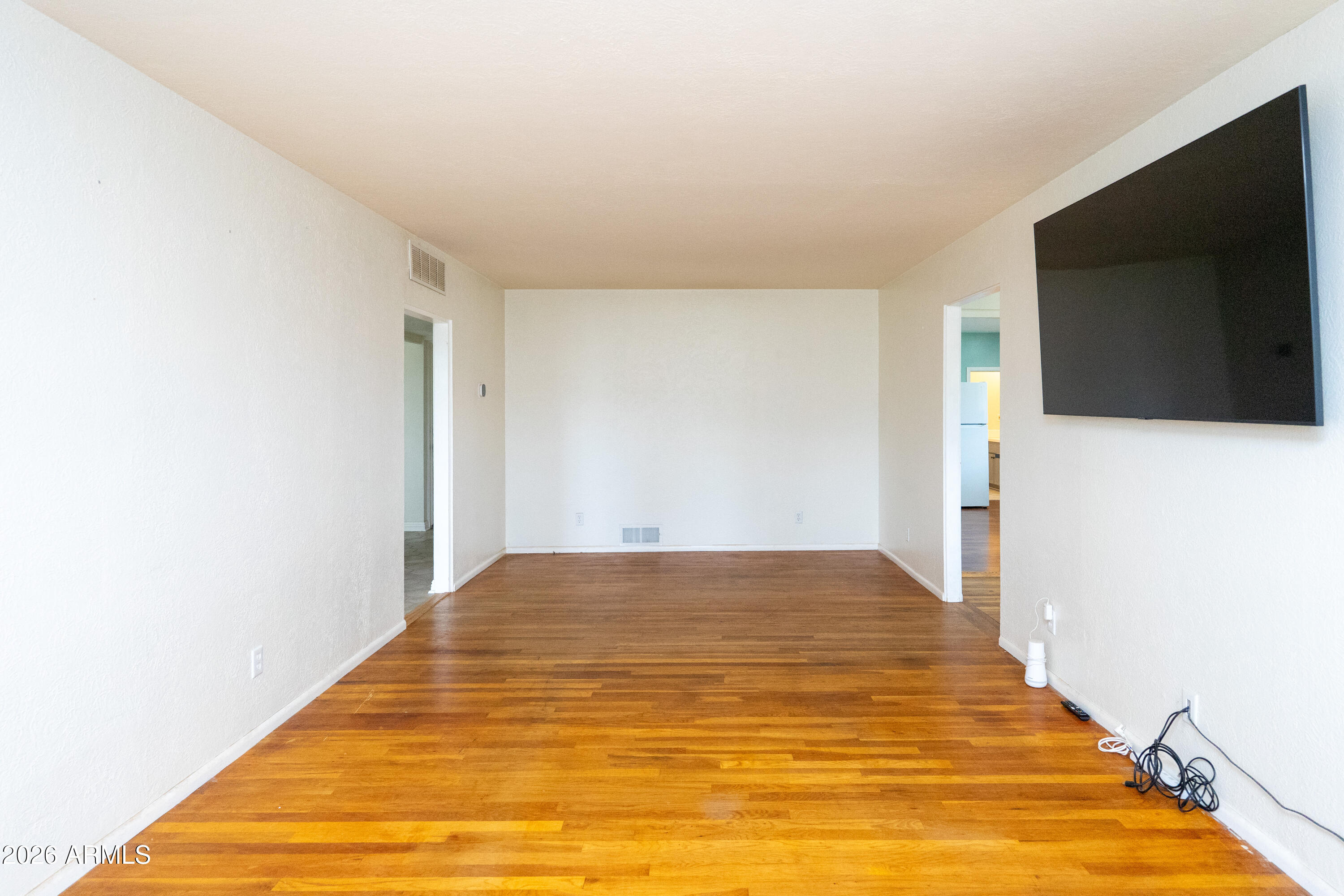 46 BLACK KNOB View