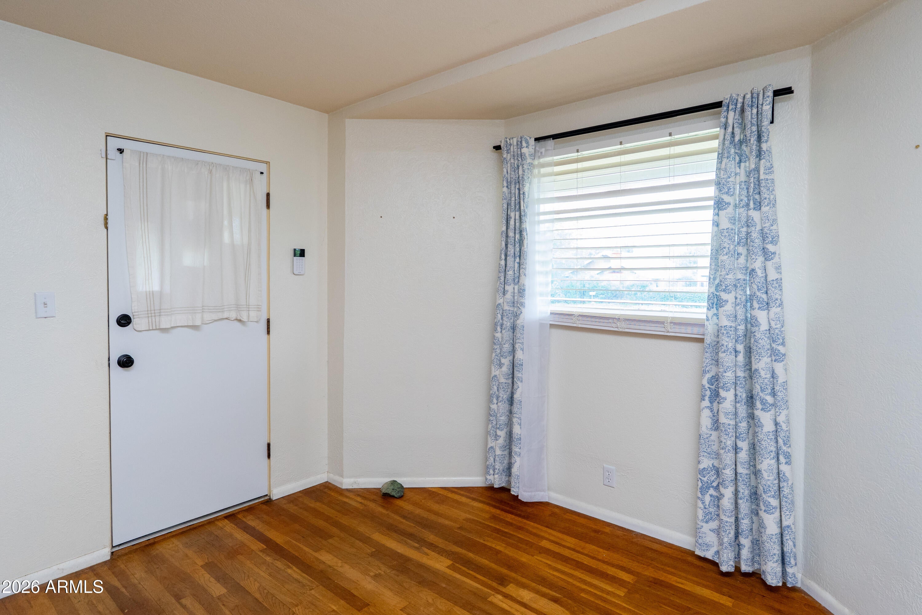 46 BLACK KNOB View