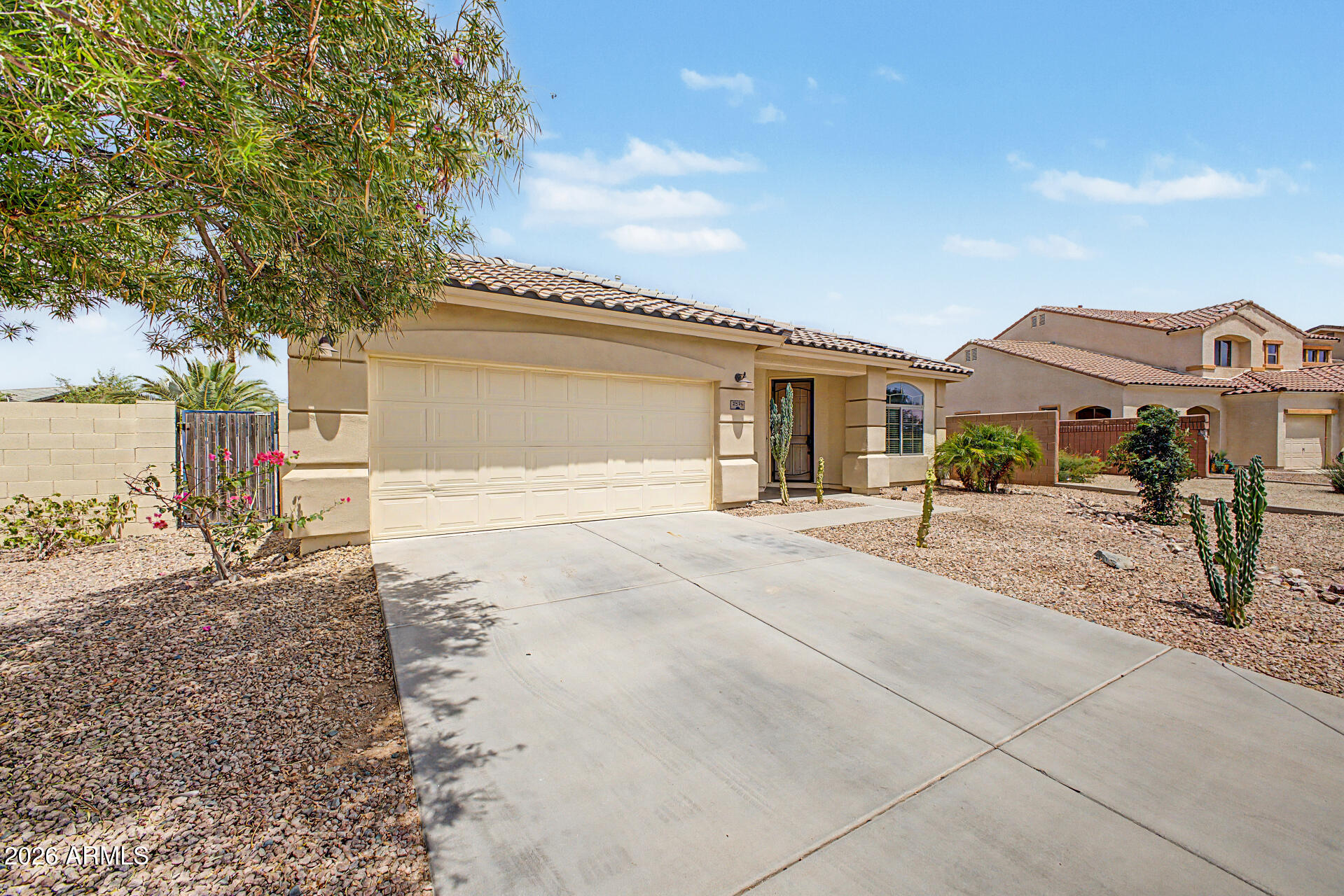 2594 E SAN ISIDO Trail