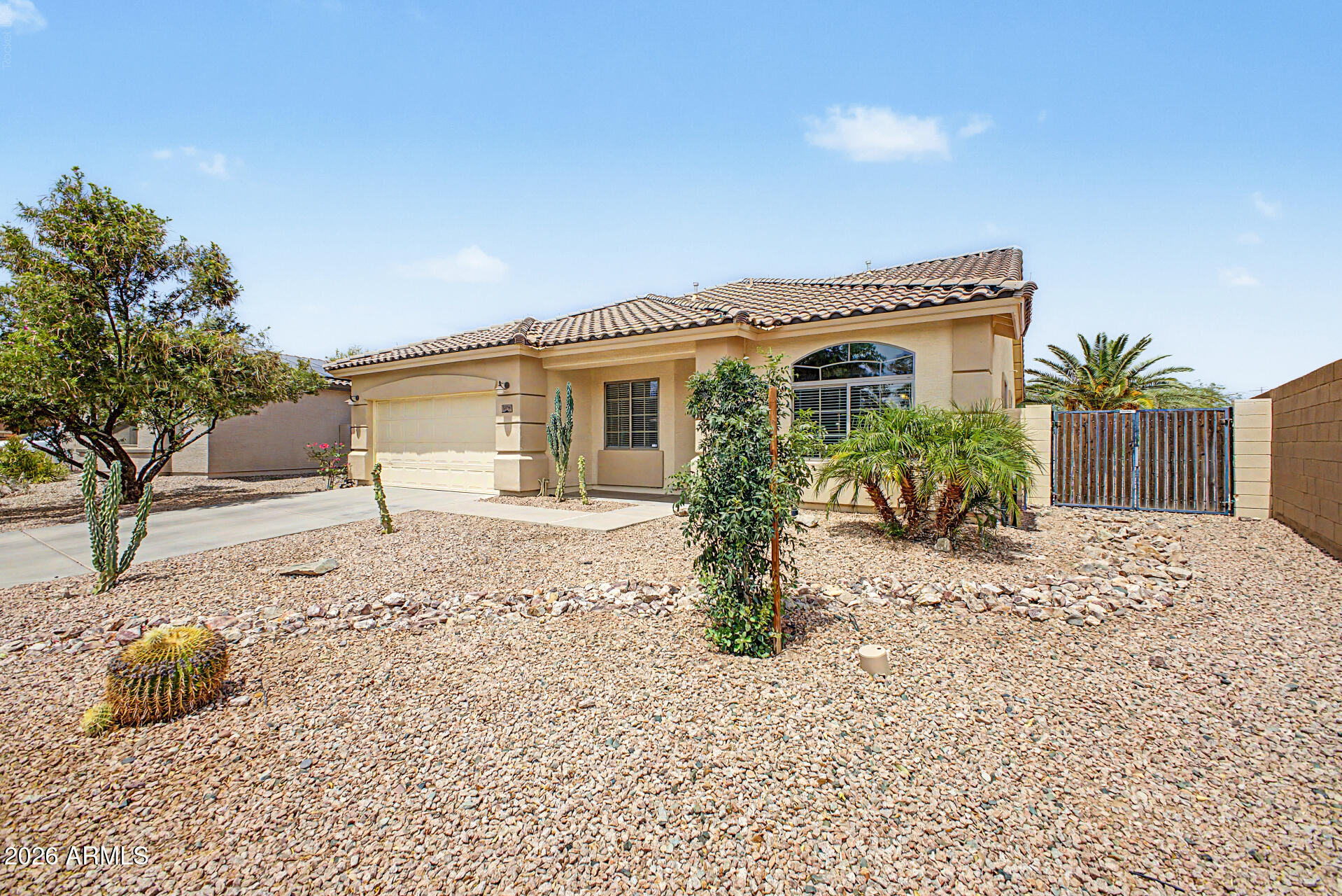 2594 E SAN ISIDO Trail