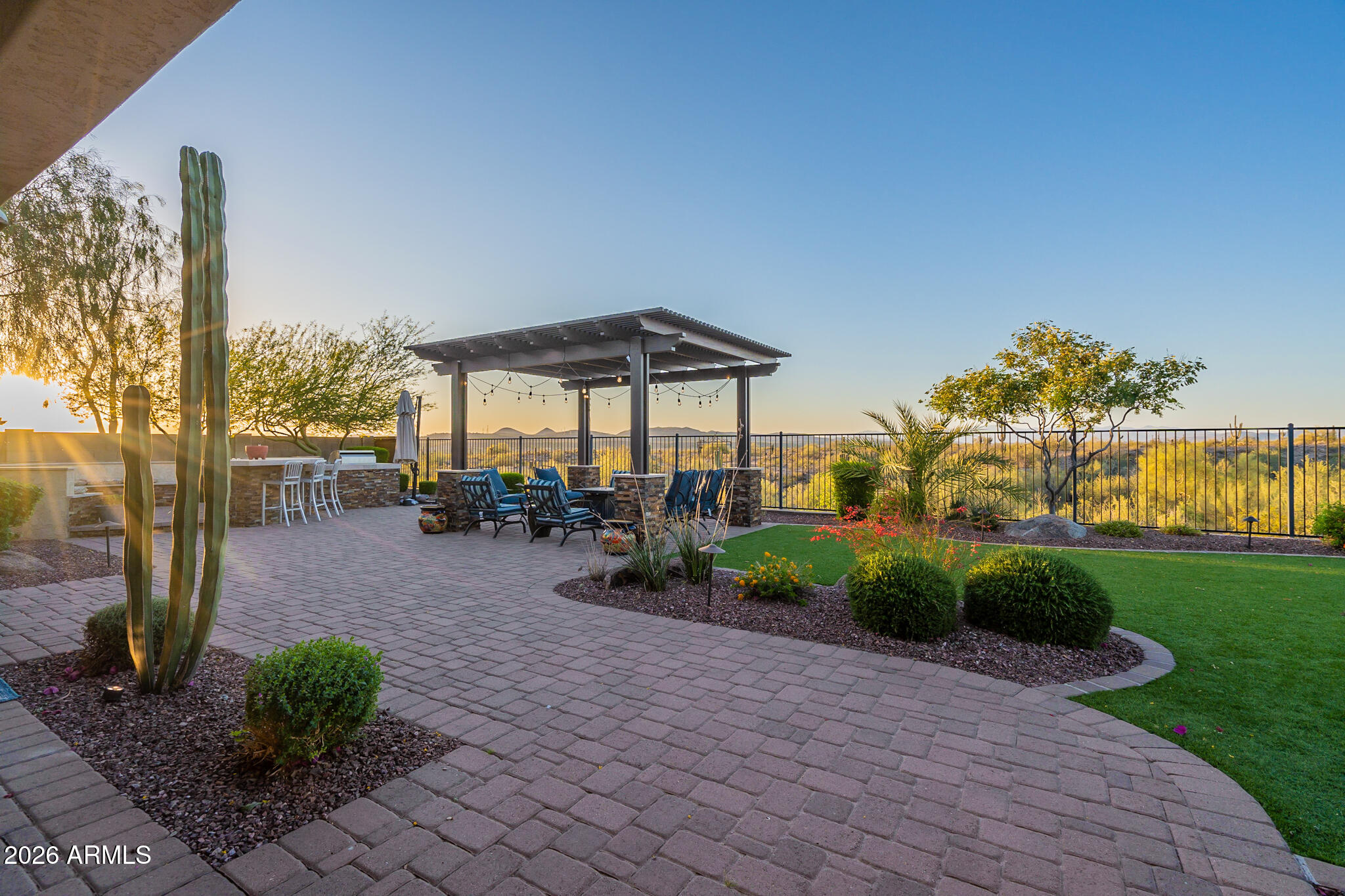9934 W WHITE FEATHER Lane