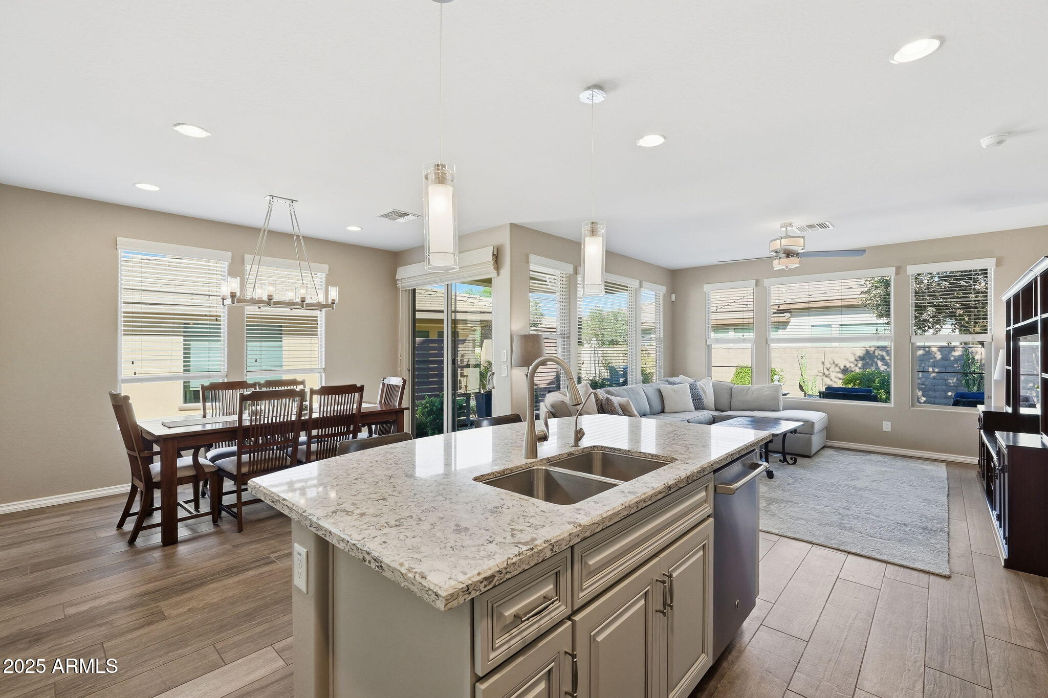 918 E COBBLE STONE Drive