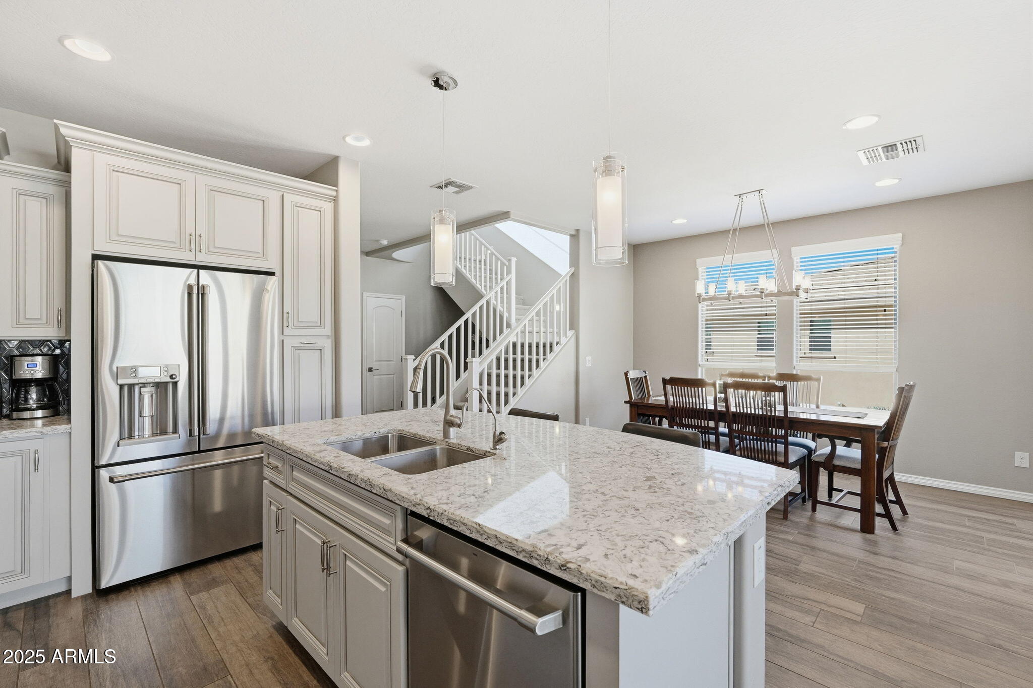 918 E COBBLE STONE Drive