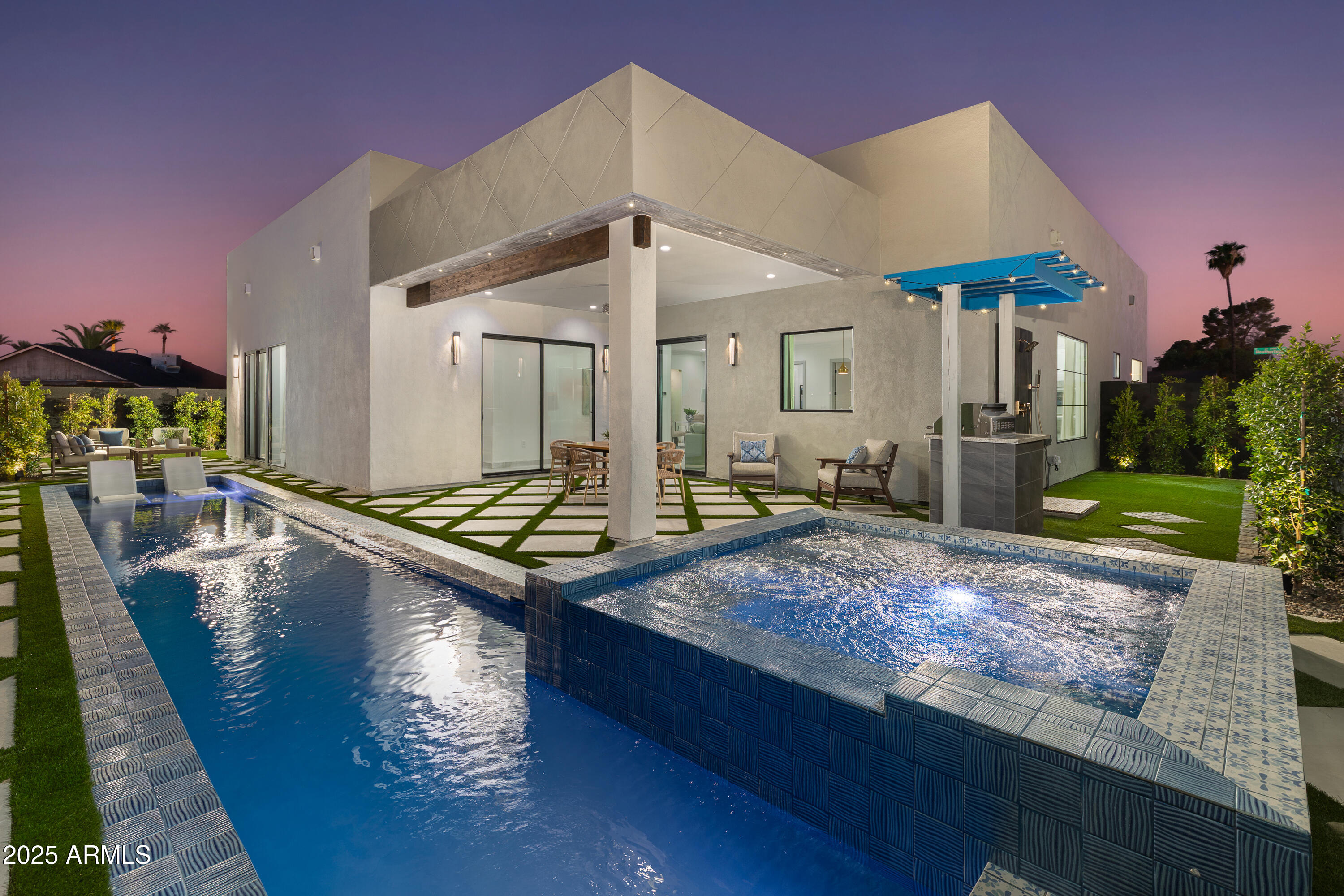8402 E HEATHERBRAE Drive