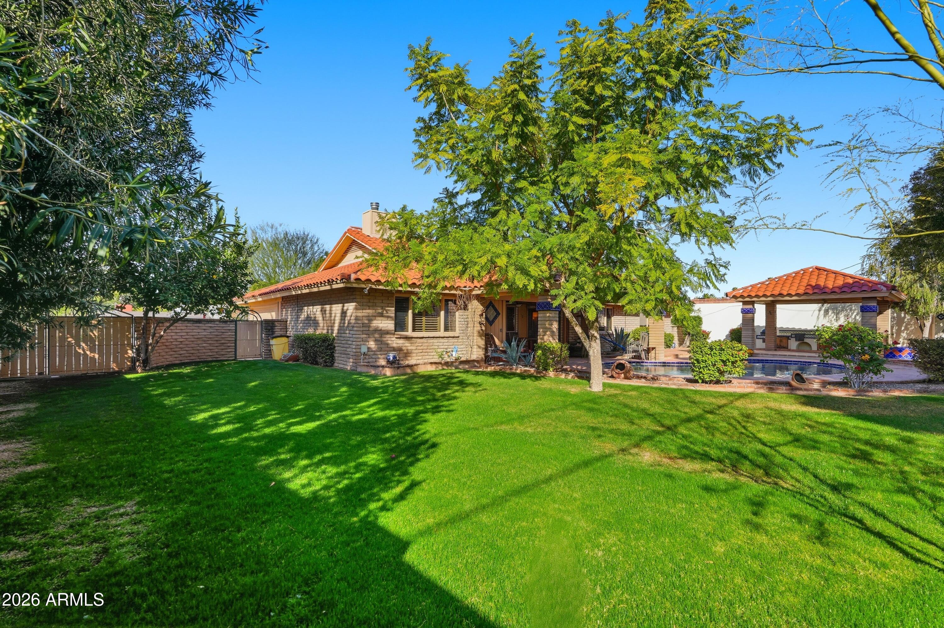 14029 N CANTERBURY Drive