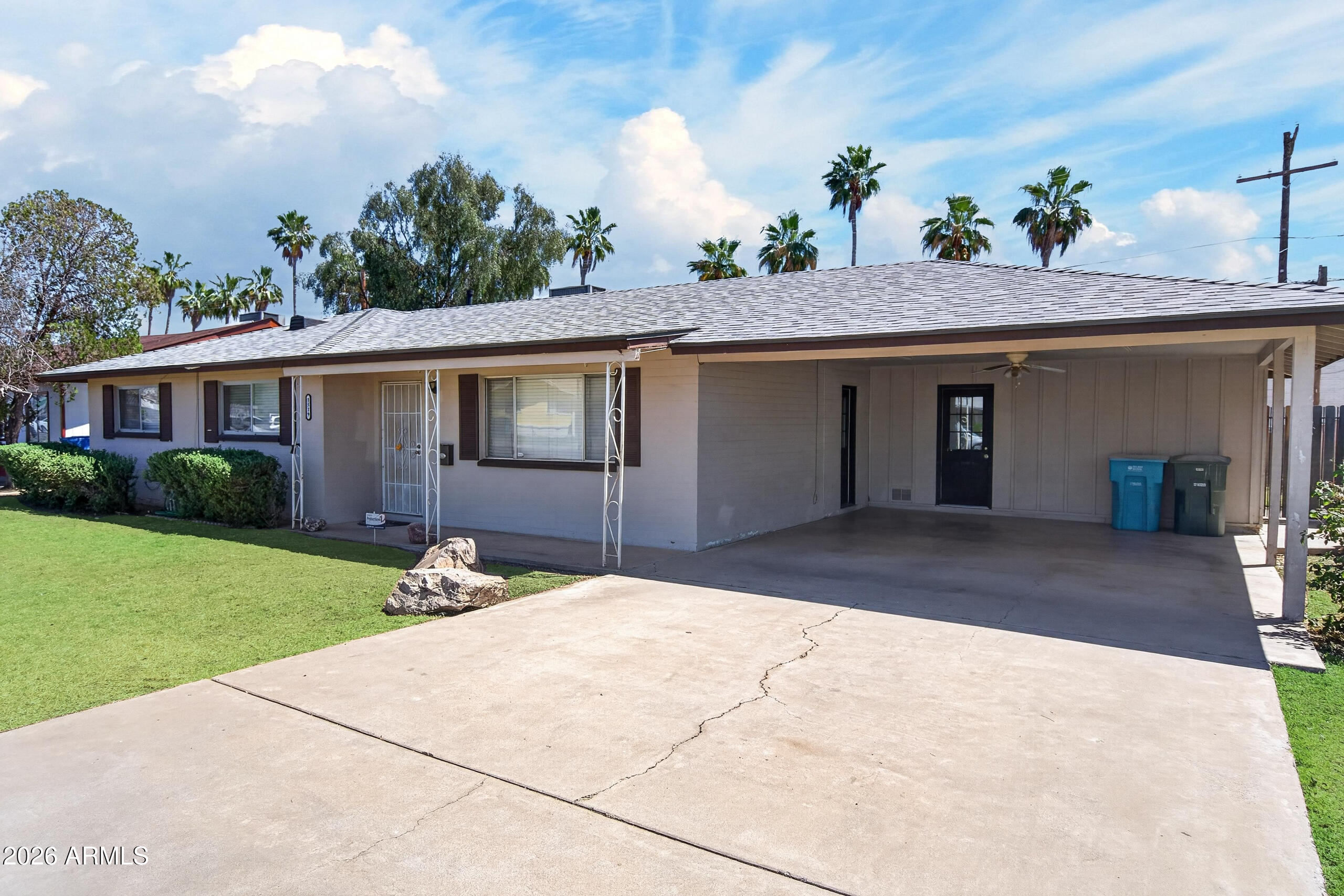 3519 W HARMONT Drive