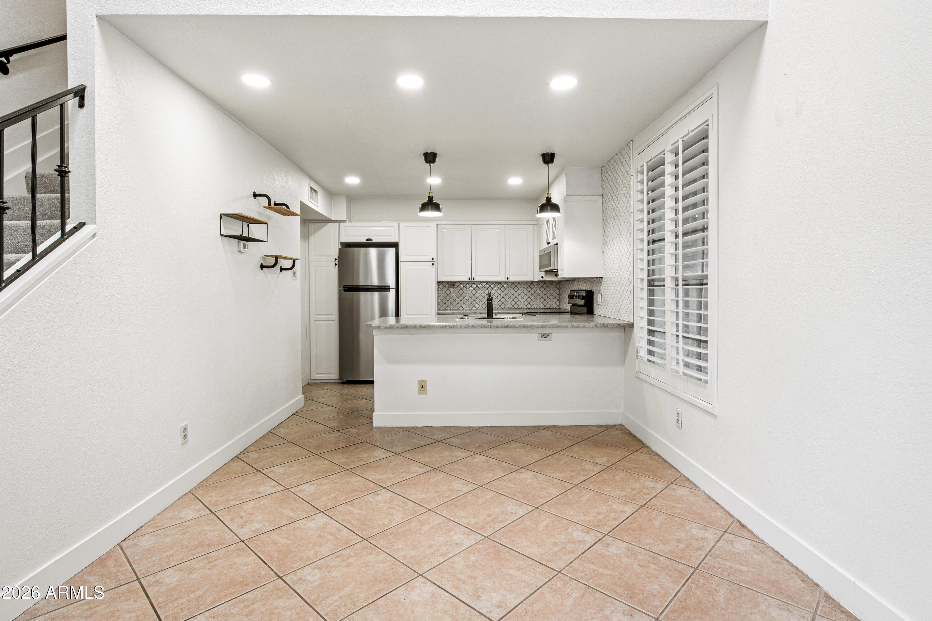 1717 E UNION HILLS Drive 1035