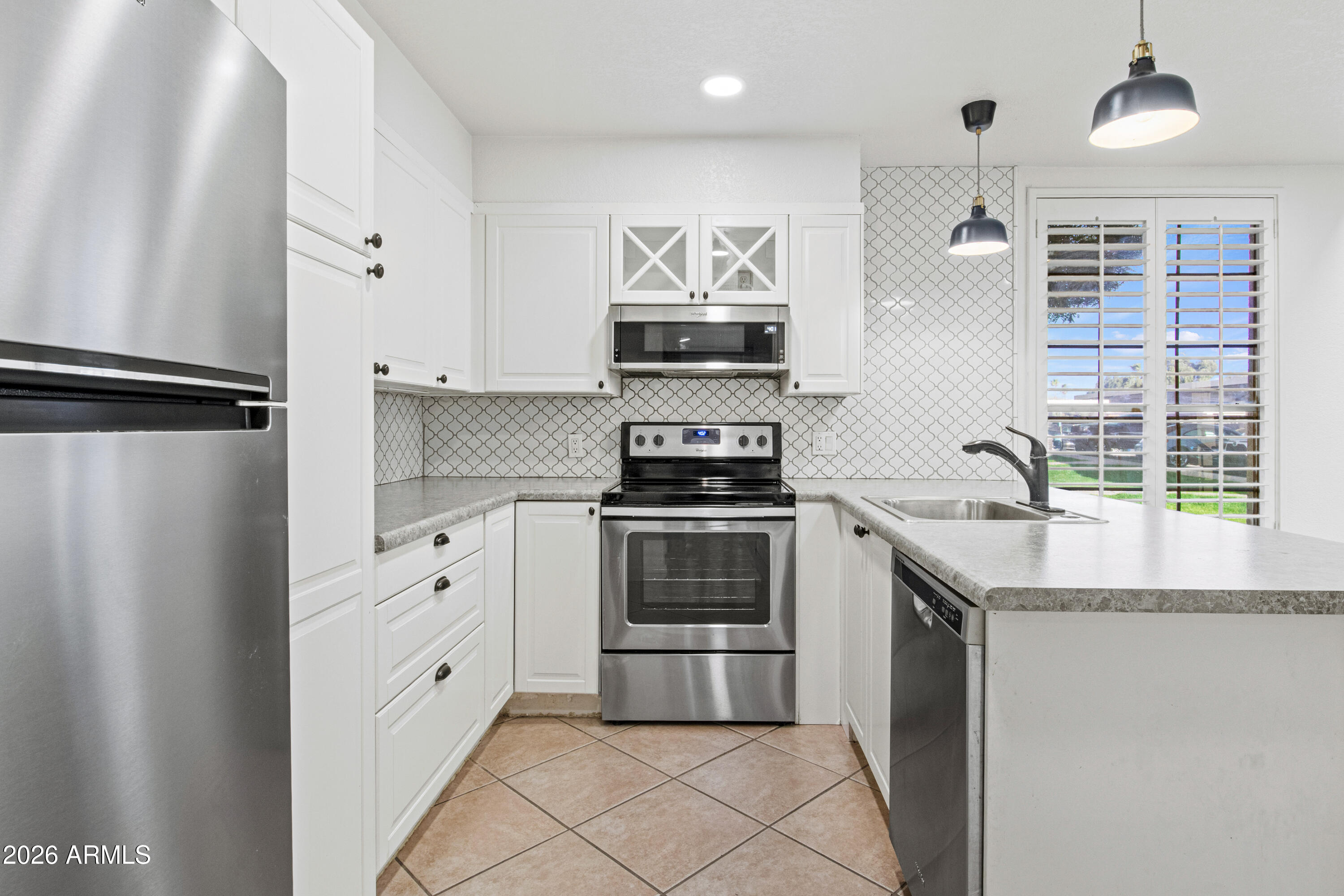 1717 E UNION HILLS Drive 1035