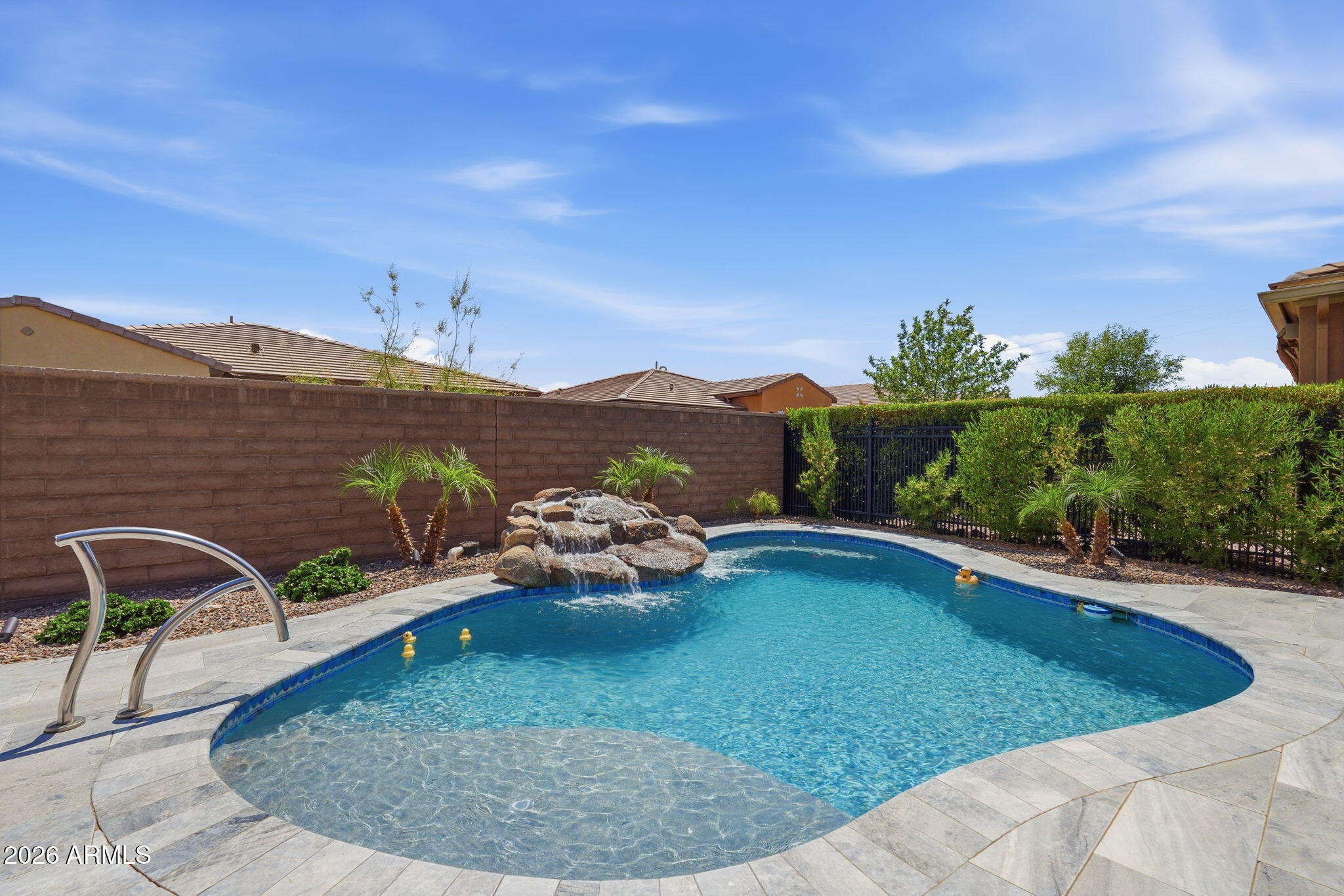 121 E ALCATARA Avenue