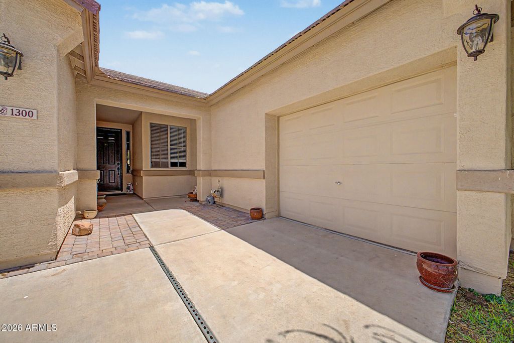 Photo of 1300 E Bosi Court, San Tan Valley, AZ 85140 (MLS # 7053028)
