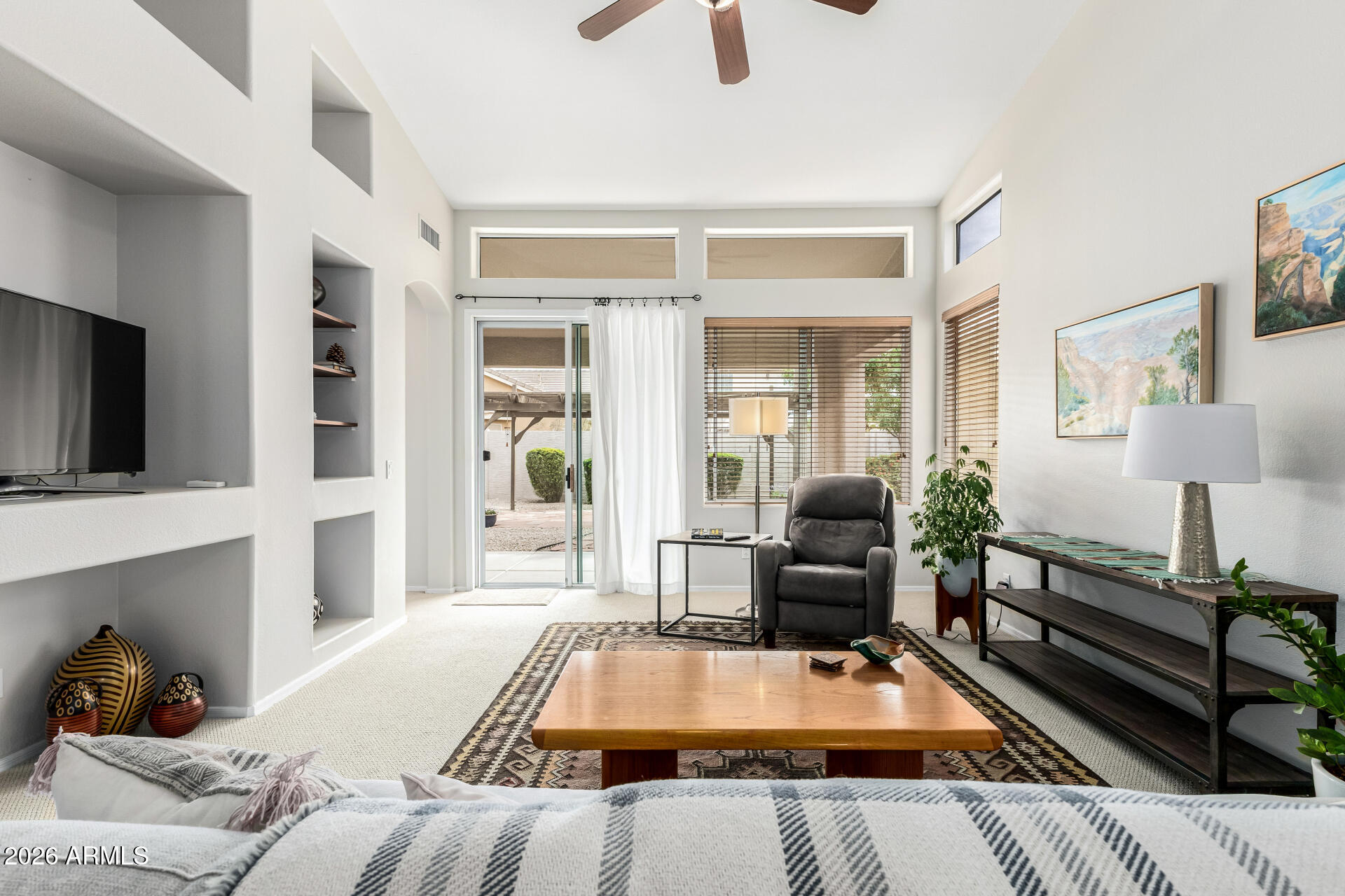 1461 W ARMSTRONG Way