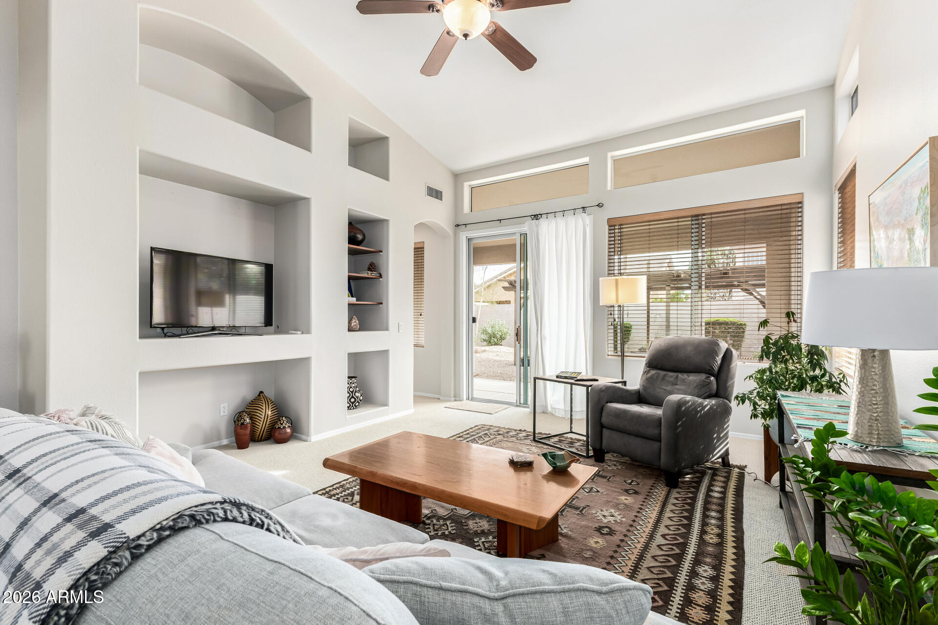 1461 W ARMSTRONG Way