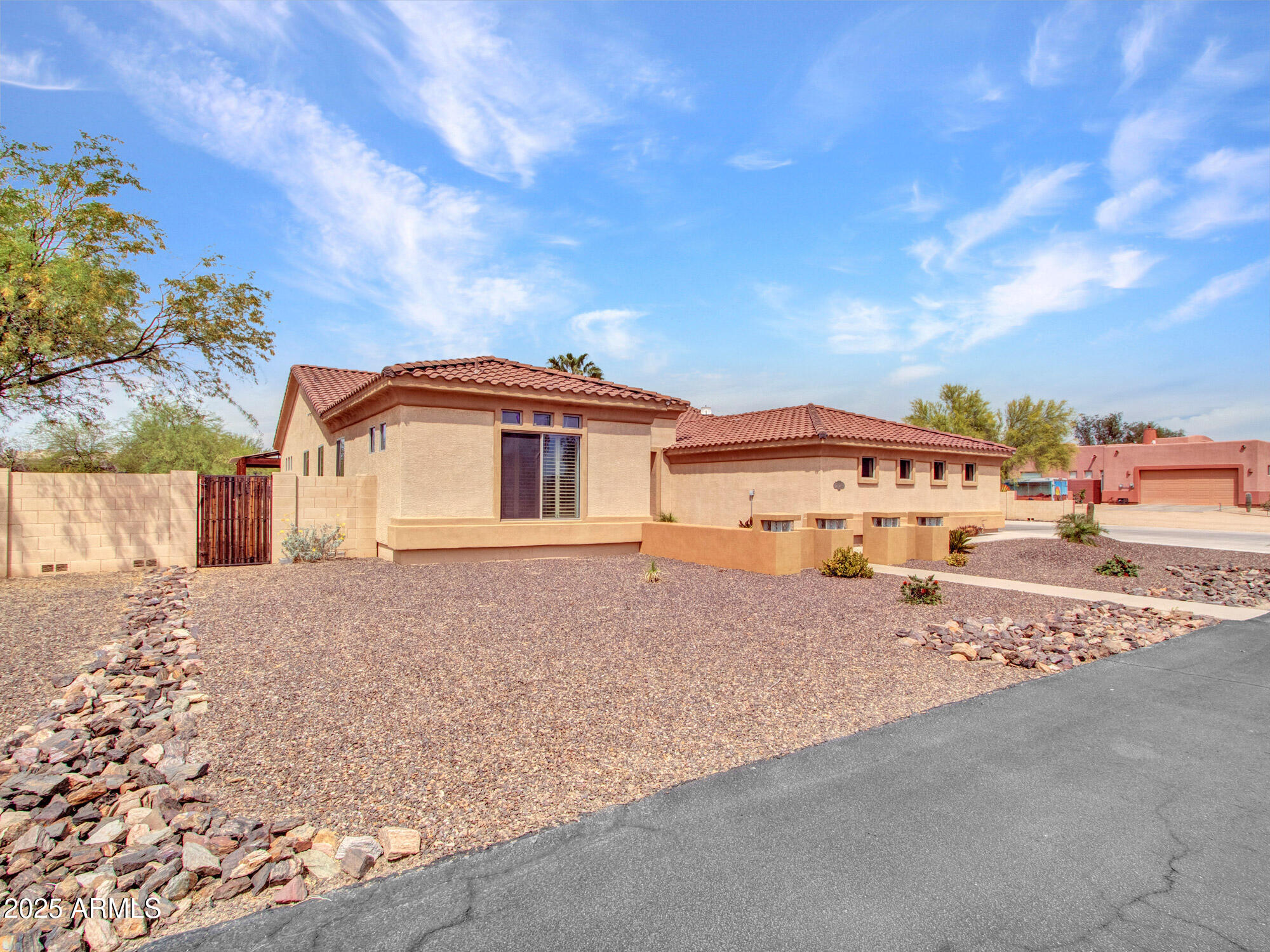 2724 W FERNWOOD Drive
