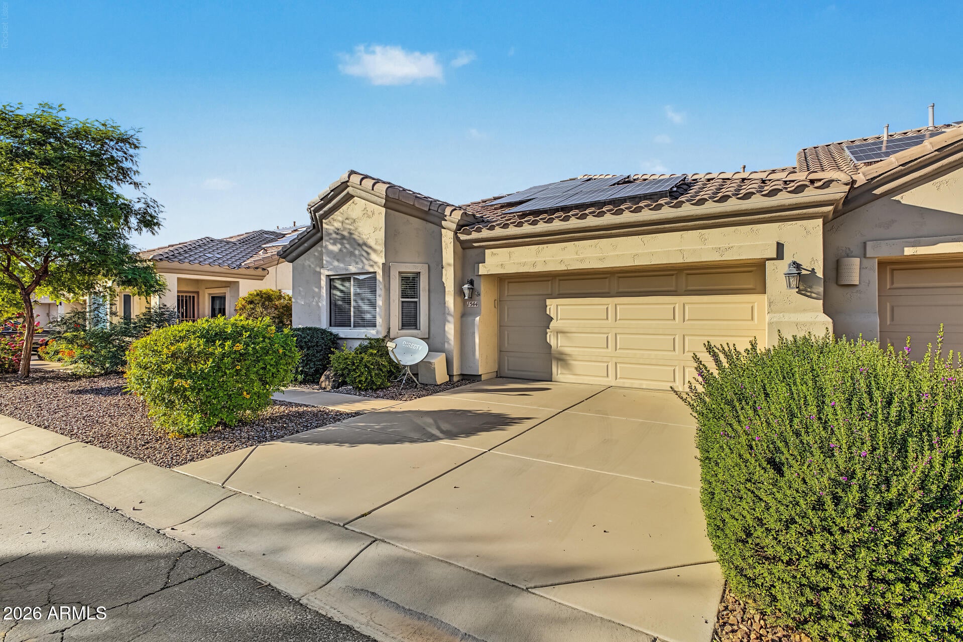 1544 E LAUREL Drive