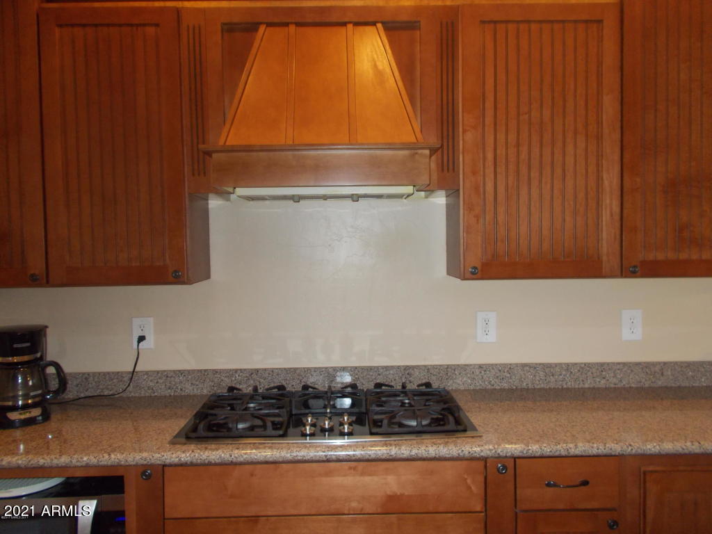 CANYON DE FLORES PHASE 2E - Residential Lease