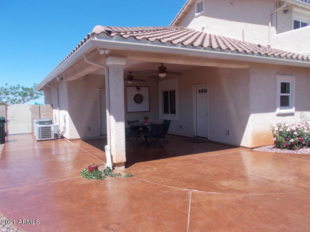 CANYON DE FLORES PHASE 2E - Residential Lease