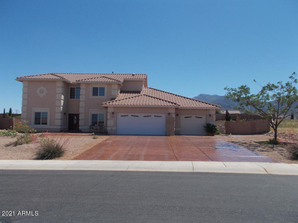 CANYON DE FLORES PHASE 2E - Residential Lease