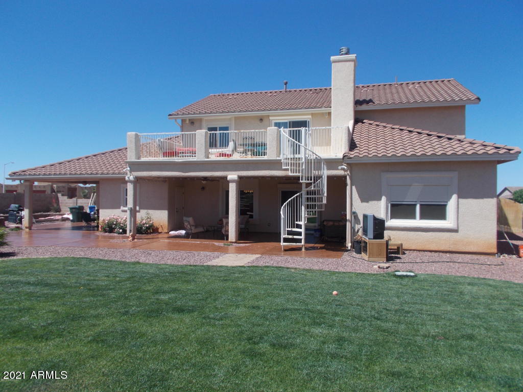 CANYON DE FLORES PHASE 2E - Residential Lease
