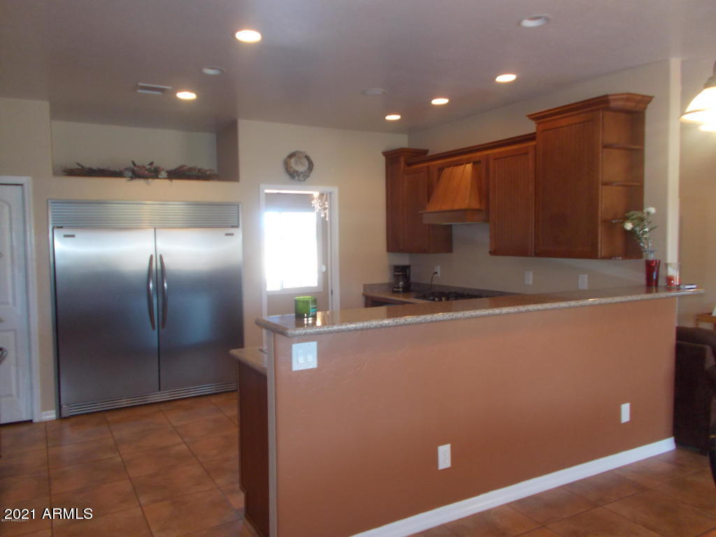 CANYON DE FLORES PHASE 2E - Residential Lease