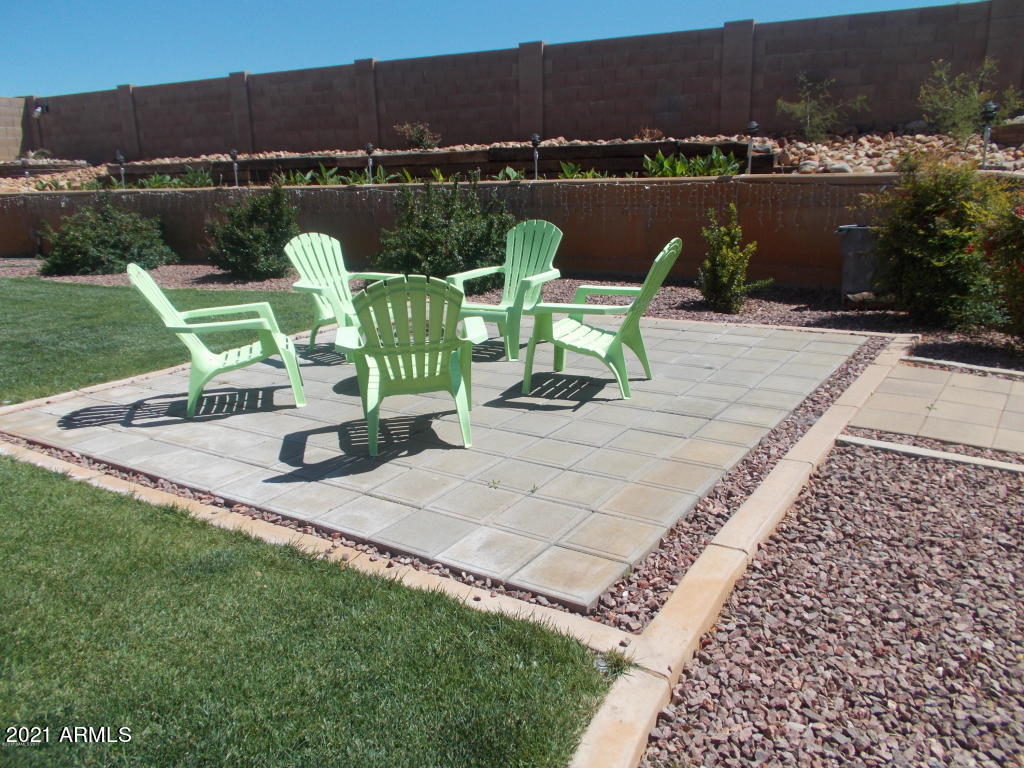 CANYON DE FLORES PHASE 2E - Residential Lease