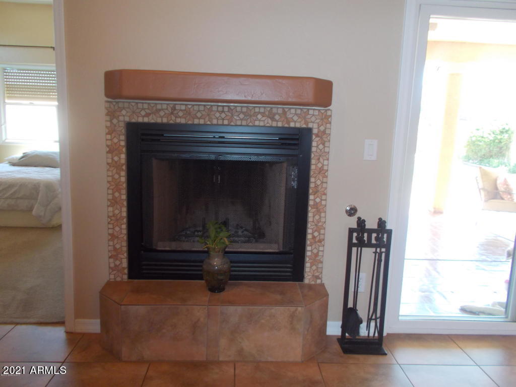 CANYON DE FLORES PHASE 2E - Residential Lease
