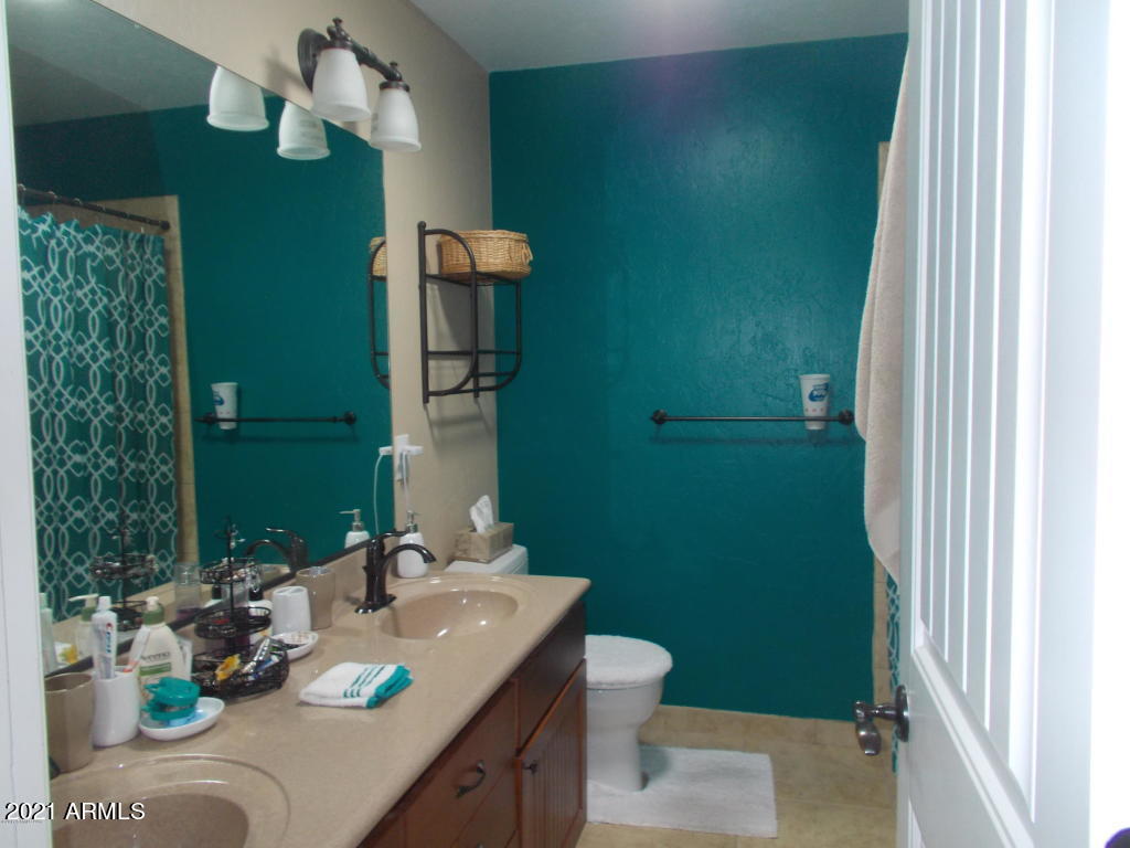 CANYON DE FLORES PHASE 2E - Residential Lease