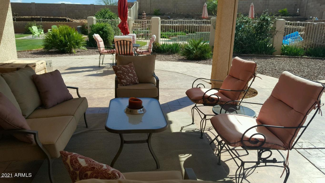 CANYON DE FLORES PHASE 2E - Residential Lease
