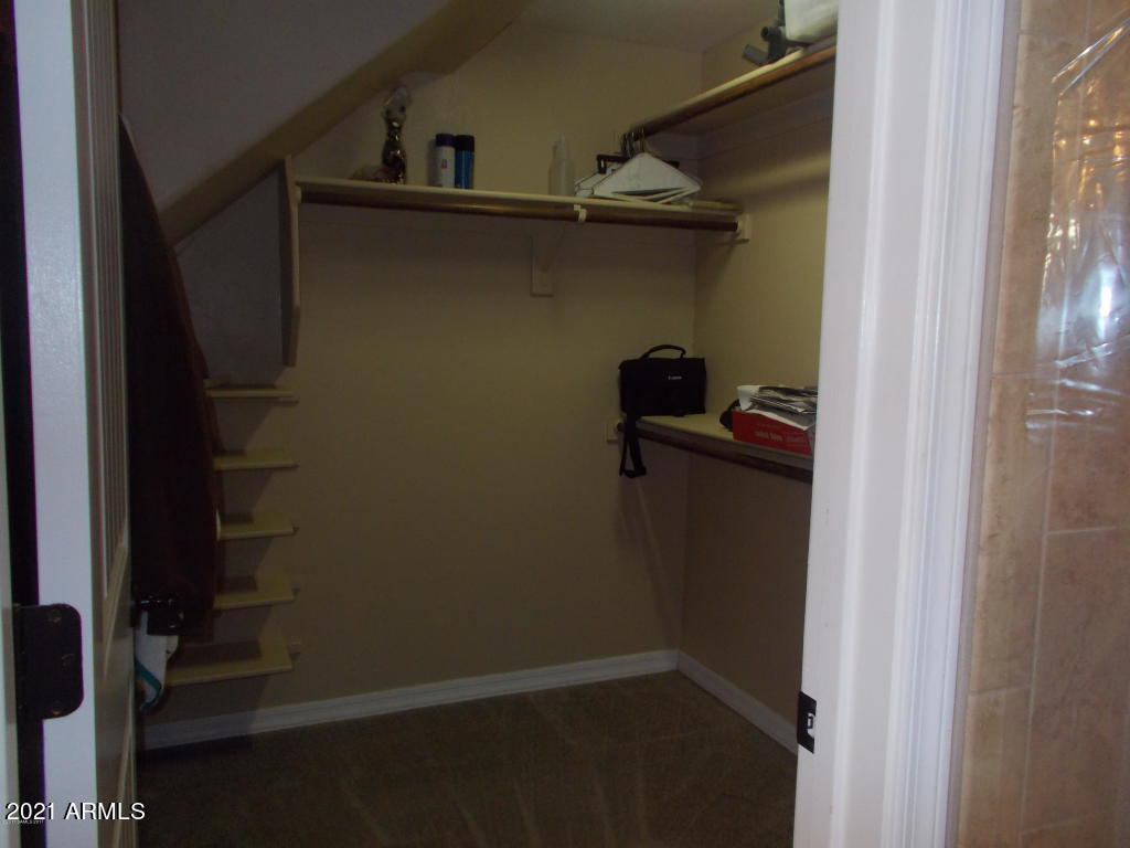 CANYON DE FLORES PHASE 2E - Residential Lease