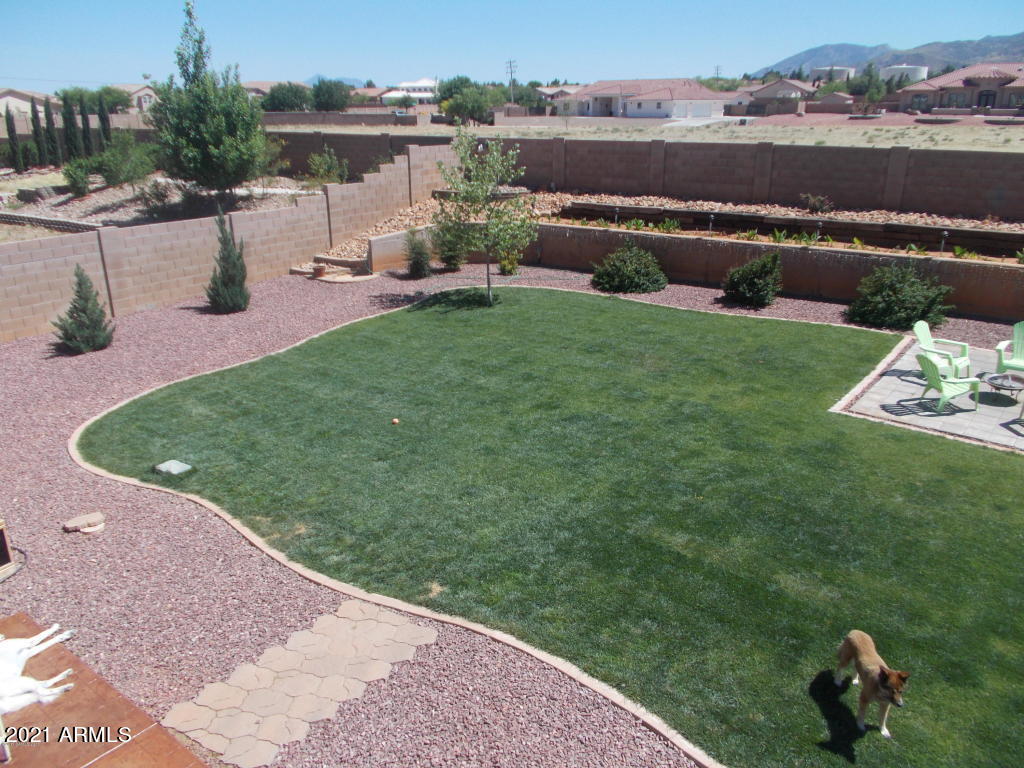 CANYON DE FLORES PHASE 2E - Residential Lease