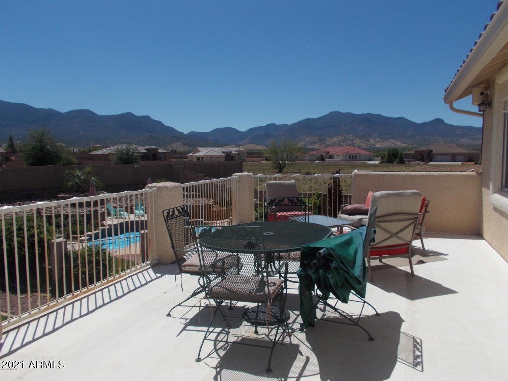CANYON DE FLORES PHASE 2E - Residential Lease