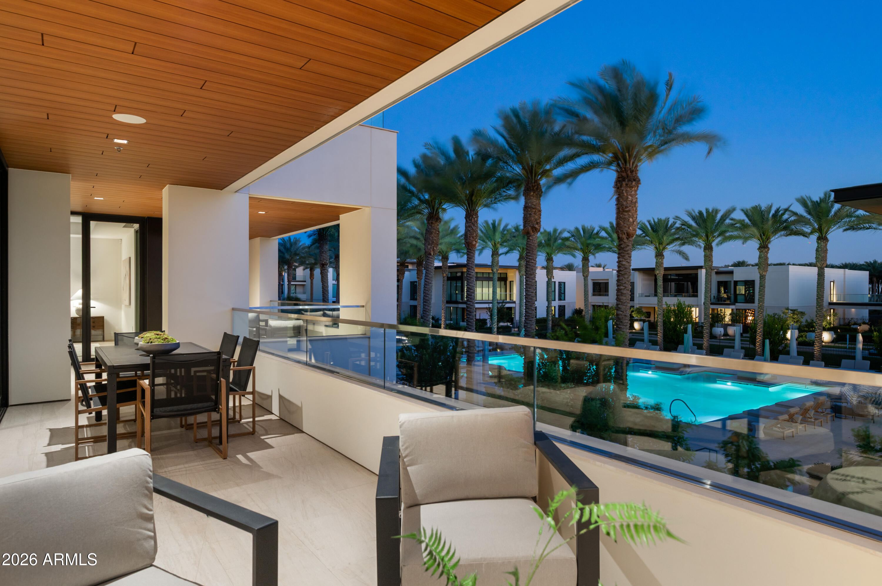 6587 N Palmeraie Boulevard 2002