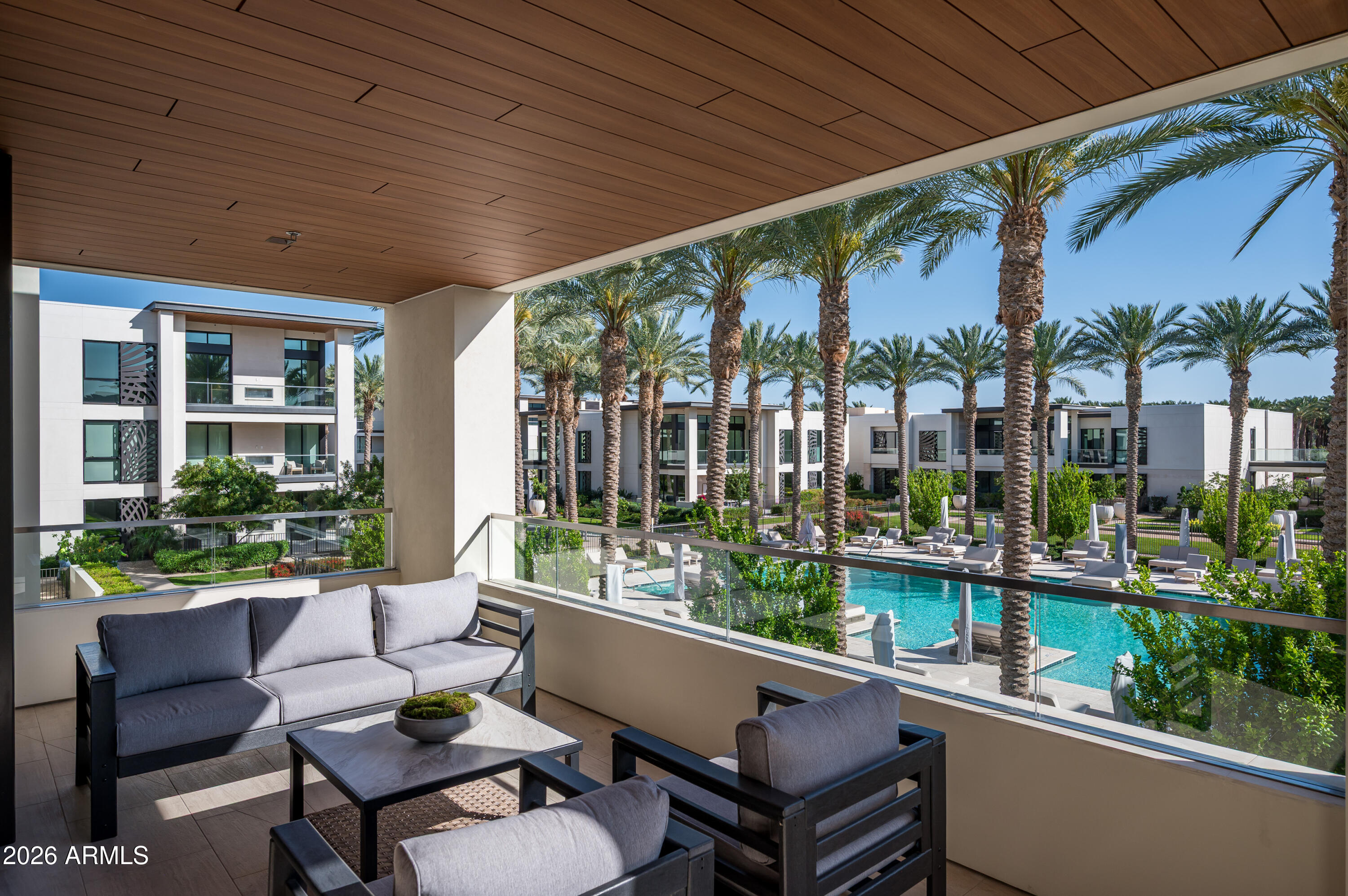 6587 N Palmeraie Boulevard 2002