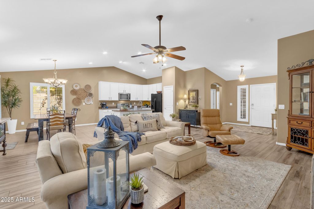 Photo of 1274 W Castle Drive, Casa Grande, AZ 85122 (MLS # 6898411)