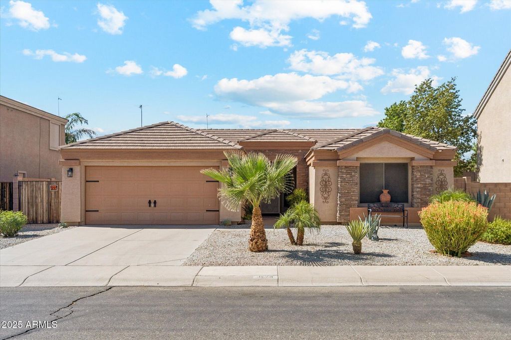 Photo of 1274 W Castle Drive, Casa Grande, AZ 85122 (MLS # 6898411)