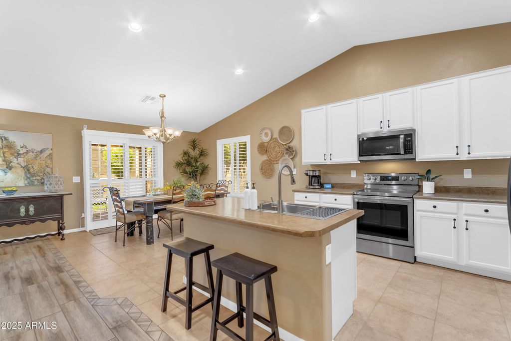 Photo of 1274 W Castle Drive, Casa Grande, AZ 85122 (MLS # 6898411)