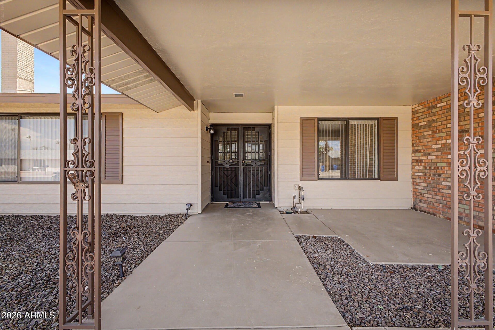 4827 E PAIUTE Street