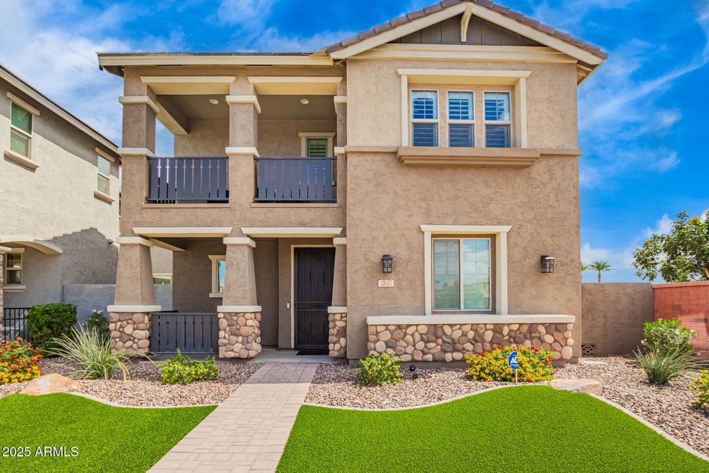 Photo of 2617 S Entwistle Street, Gilbert, AZ 85295 (MLS # 6924114)