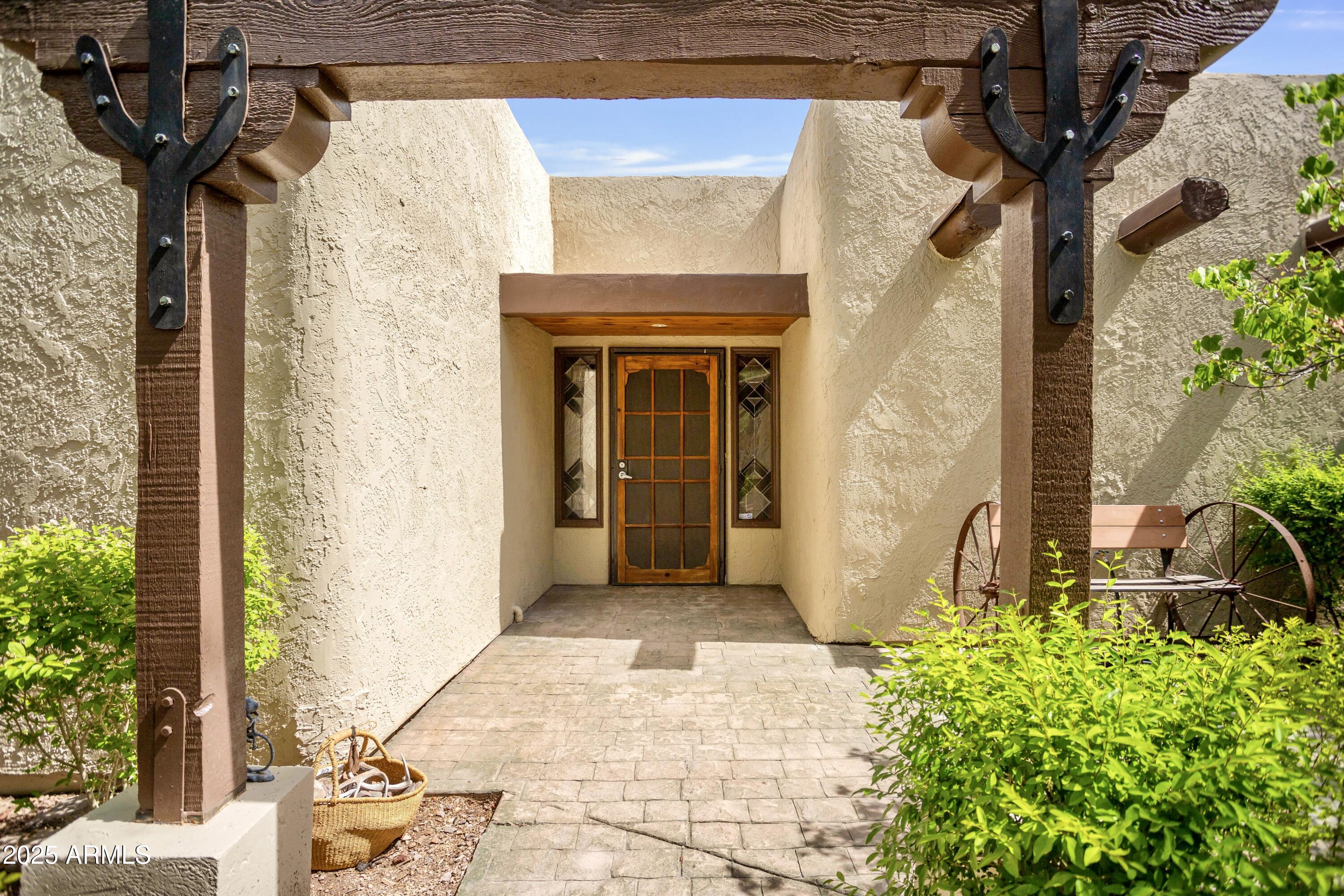 1366 E COTTONWOOD Lane